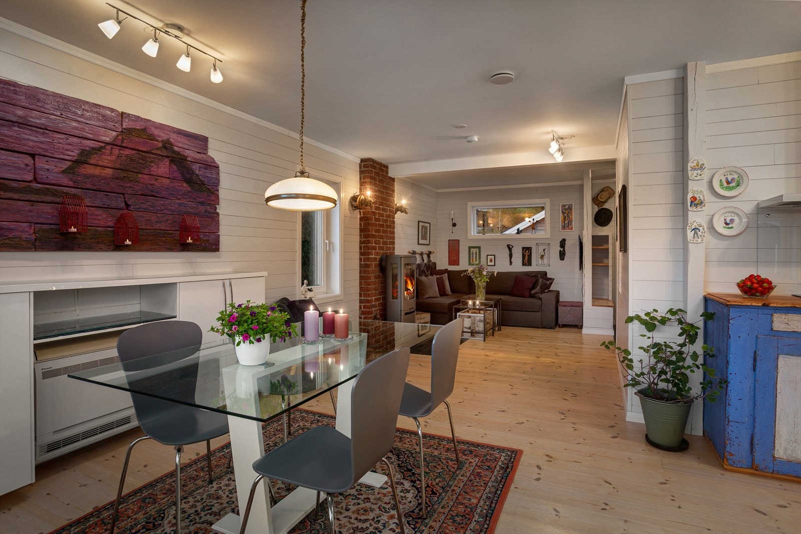 Det er installert varmepumpe i stuen. Galleribilde