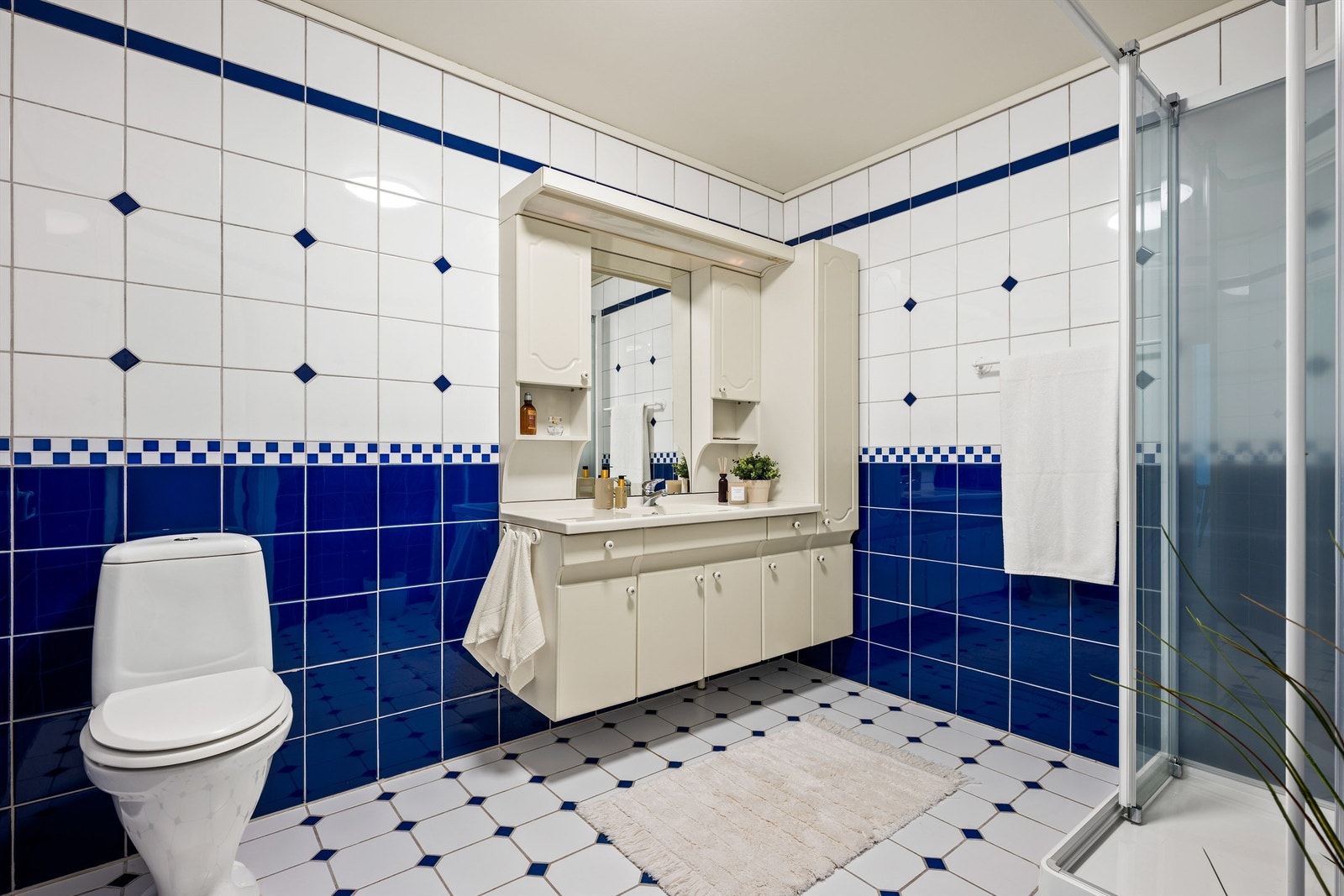 Her på badet er det behagelig gulvvarme. Galleribilde