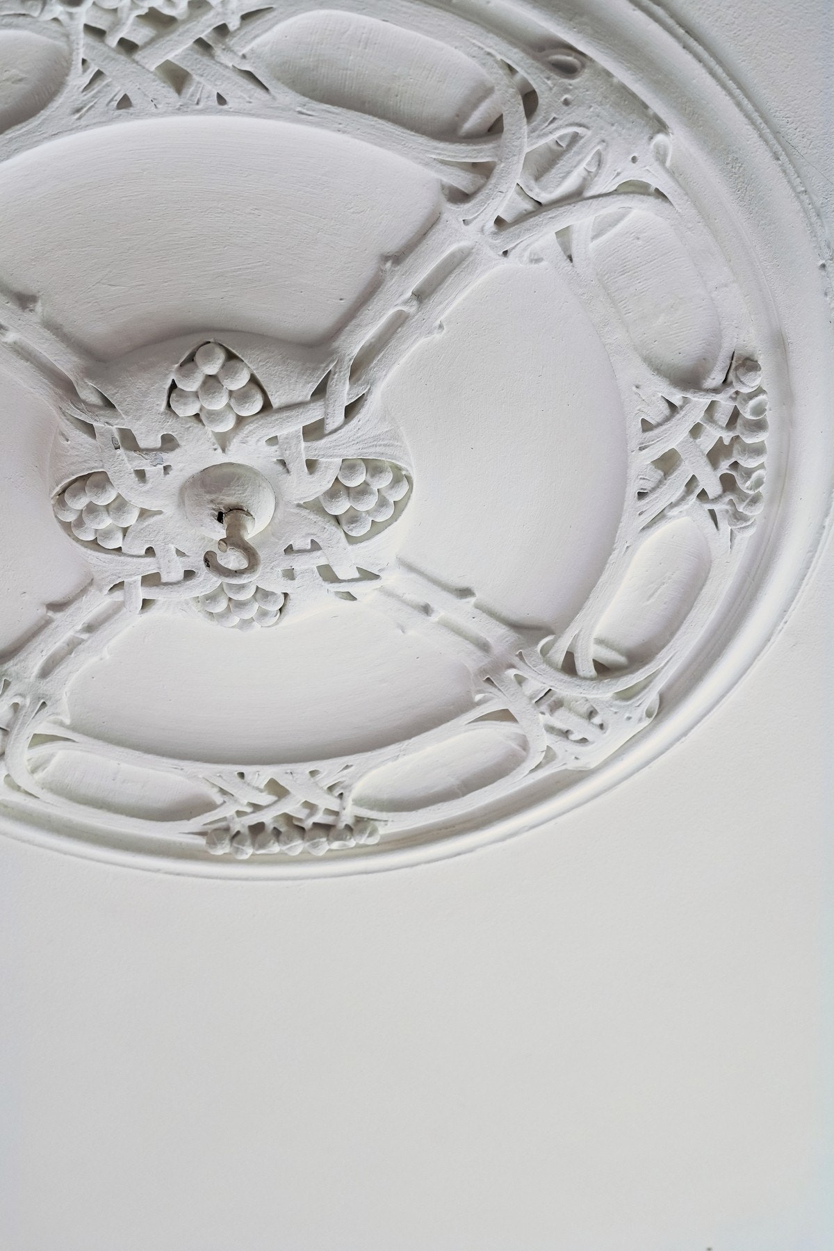 Også i spisestuen er en vakker rosett bevart i himlingen. Galleribilde