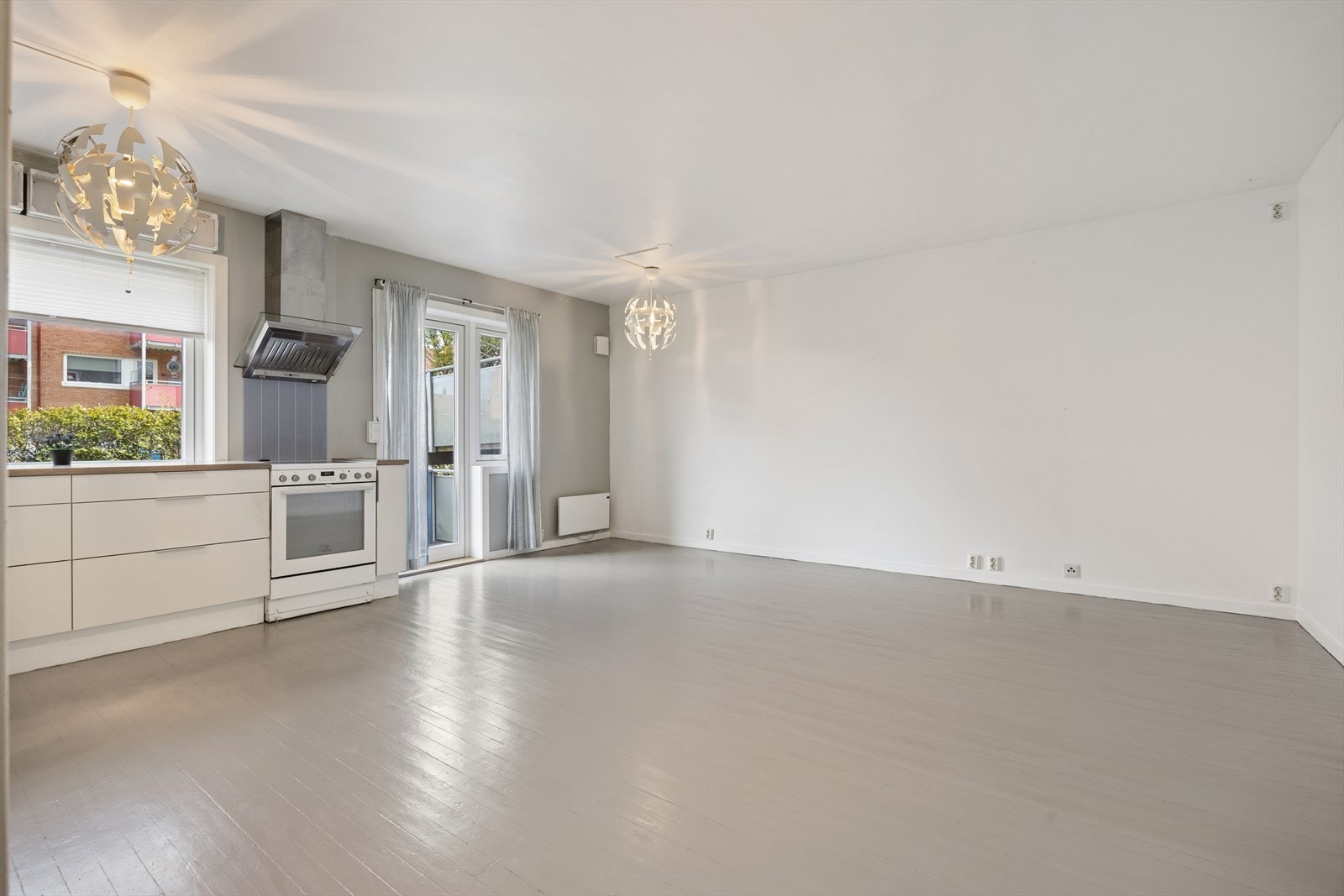Utgang til verandaen direkte fra stuen. Galleribilde