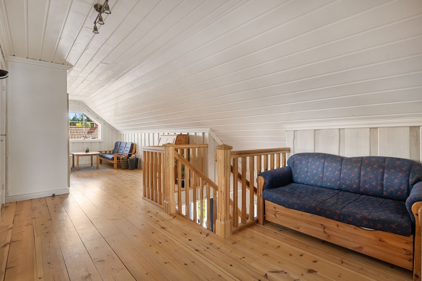 Loftstue - et praktisk oppholdsrom for familiens minste. Galleribilde