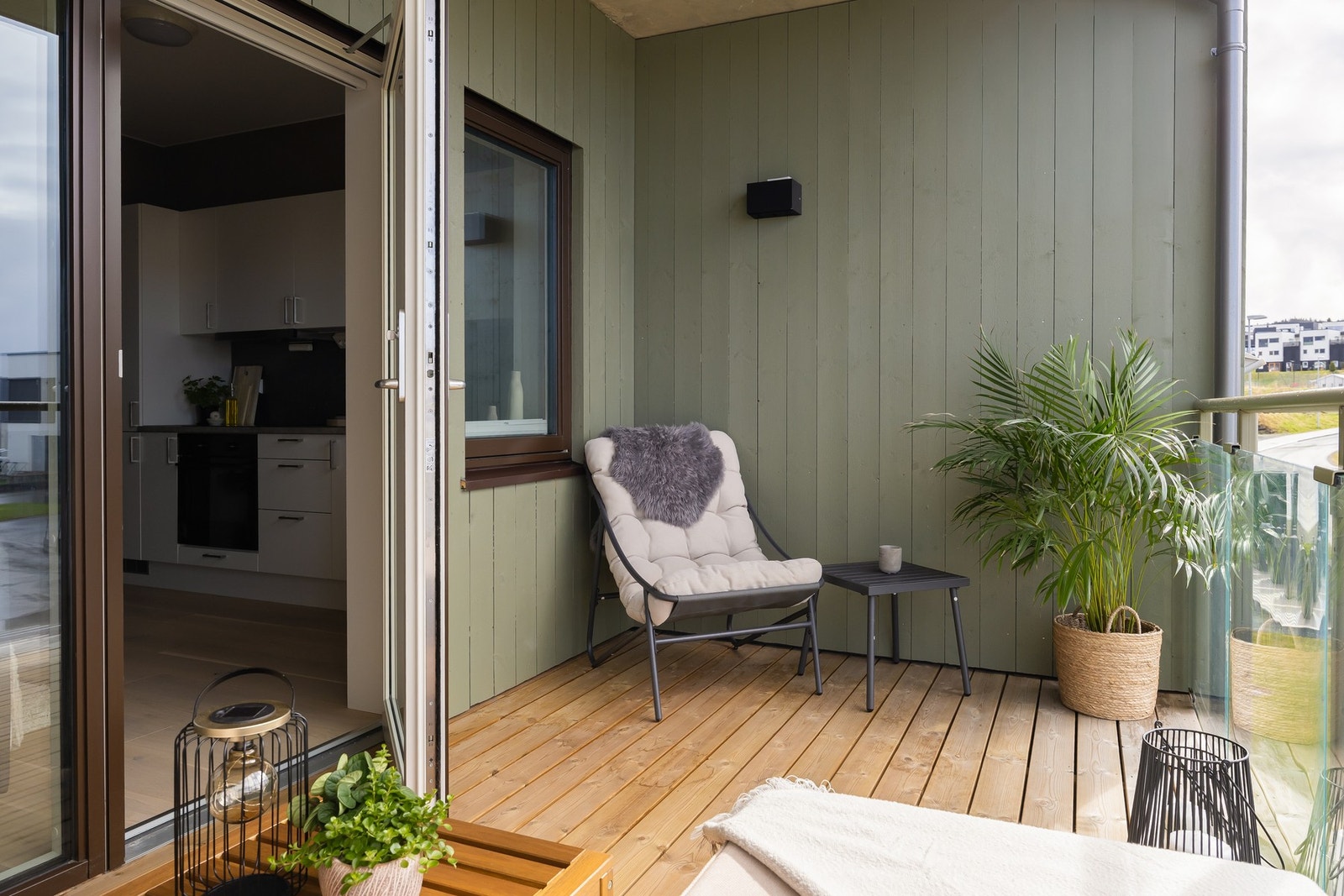 Lun og fin veranda uten innsyn. Galleribilde