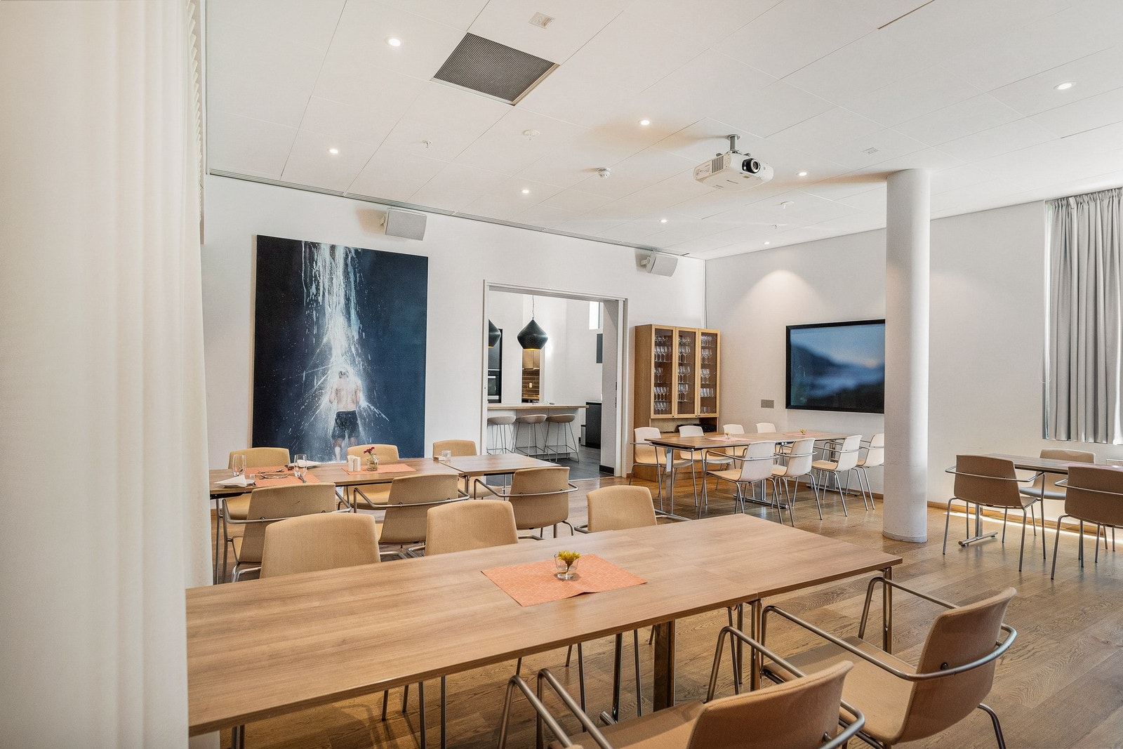 Her kan man arrangere selskaper hvor man også har tilgang til storkjøkken Galleribilde