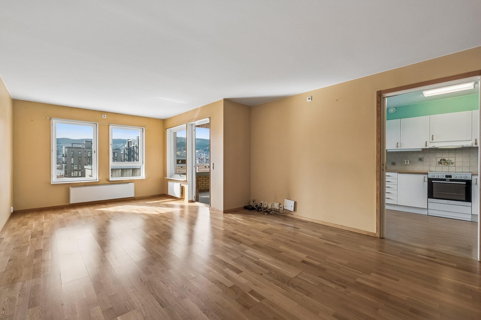 Stuen er stor med mange muligheter Galleribilde