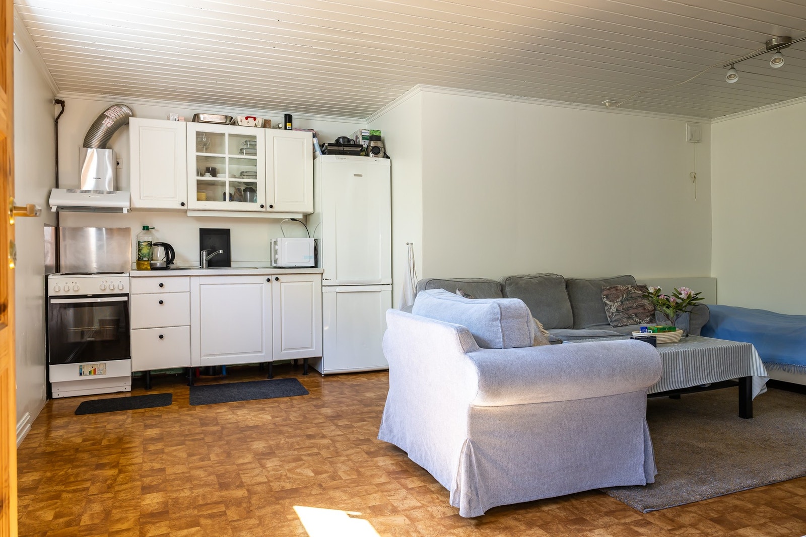 I kjelleretasjen er det innredet en separat hybeldel med egen inngang. Galleribilde