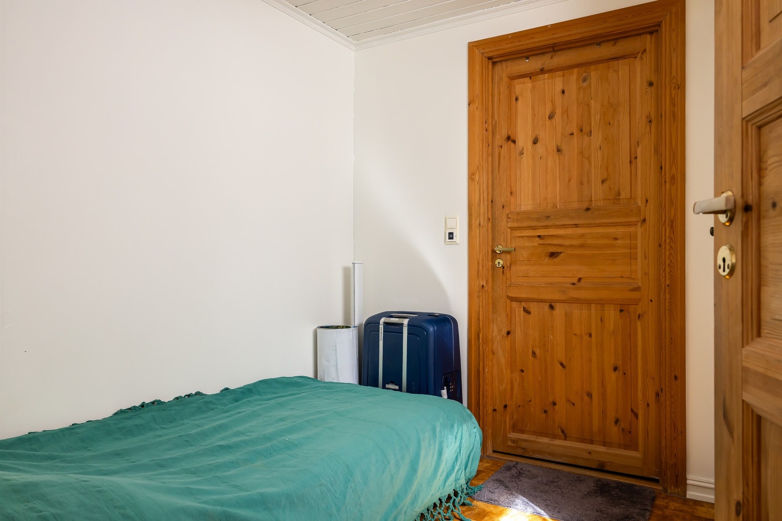 Dette gir fleksible bruksmuligheter, men merk at rommene i kjeller ikke er godkjent for varig opphold. Se punkt om ferdigattest i salgsoppgaven. Galleribilde