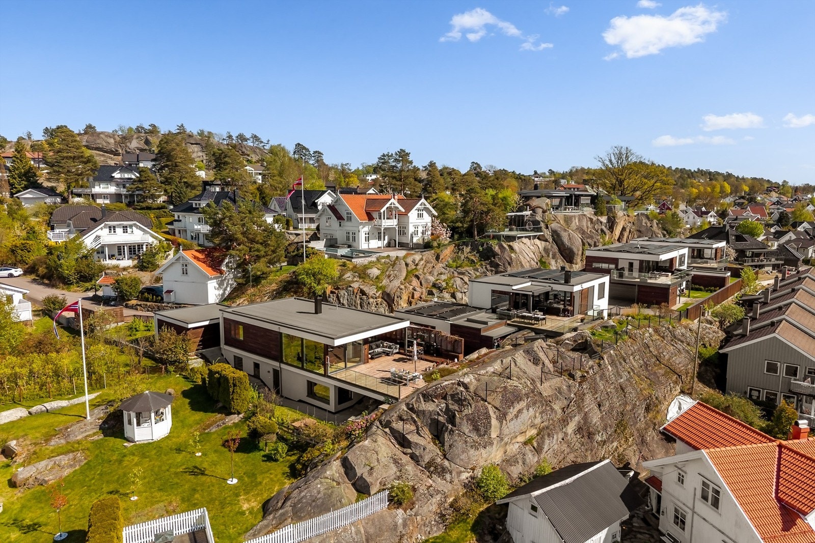 Her bor du usjenert til, men likevel med kort vei til alt du trenger. Galleribilde