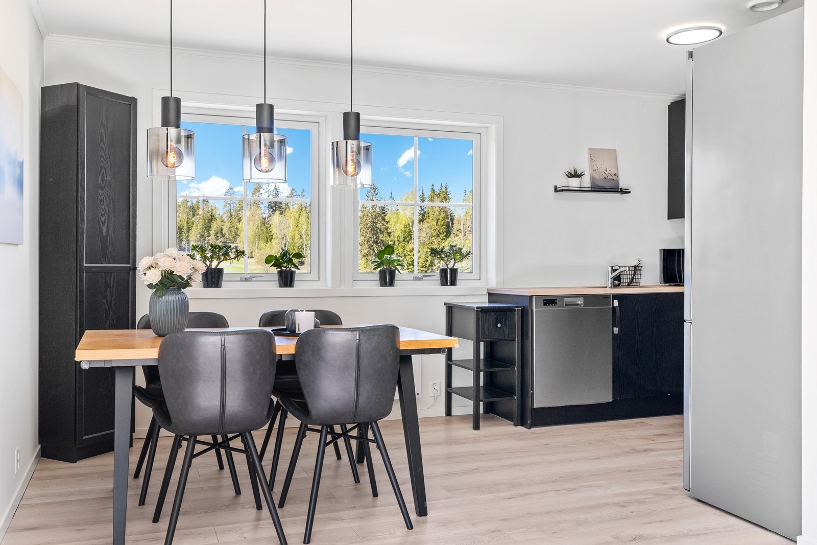 God plass til spisebord Galleribilde