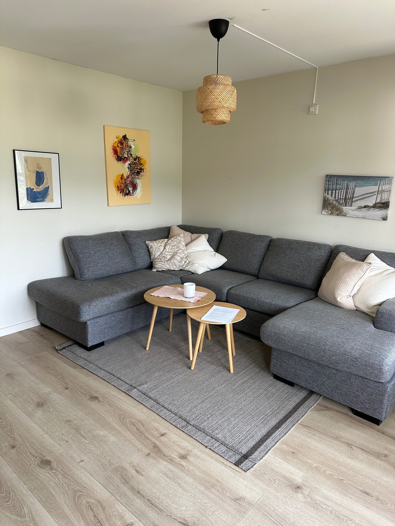 Koselig hjørnesofa med god plass. Galleribilde