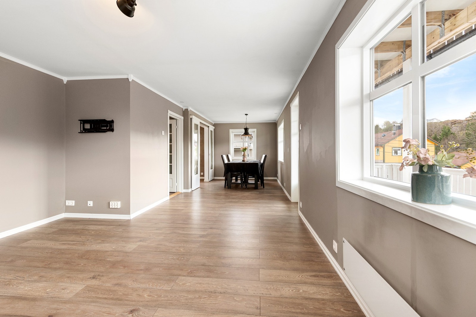 God plass til både sofakrok og spisestue. Galleribilde