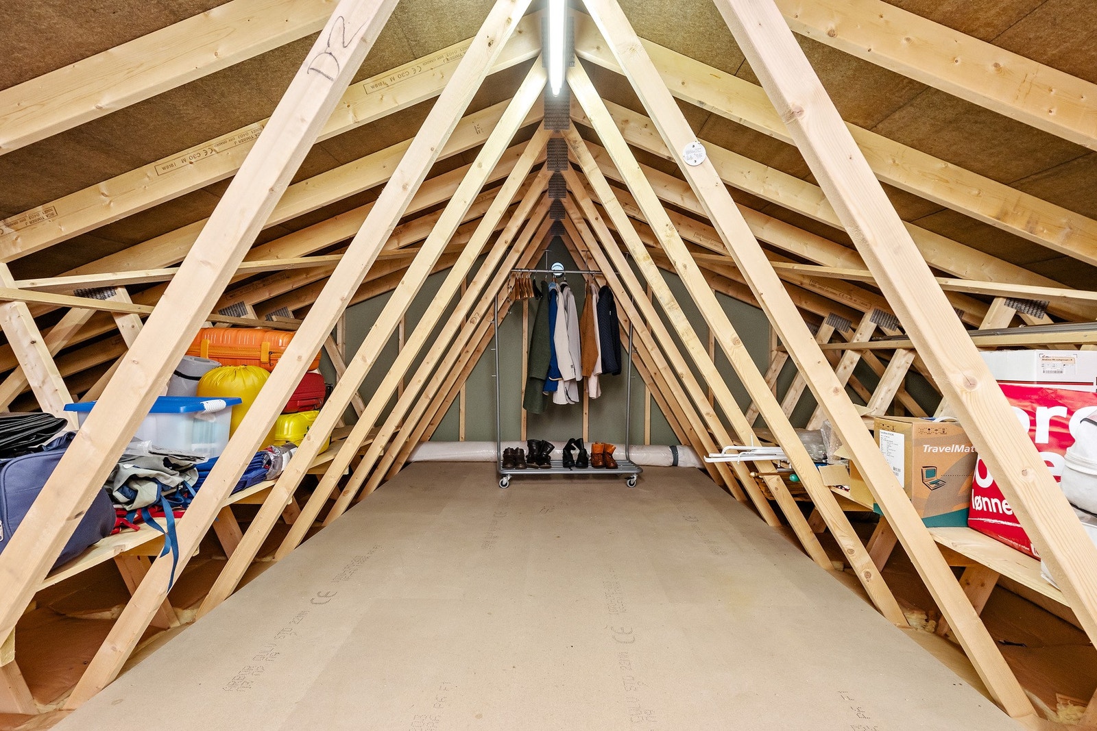 Stort lagringsloft Galleribilde