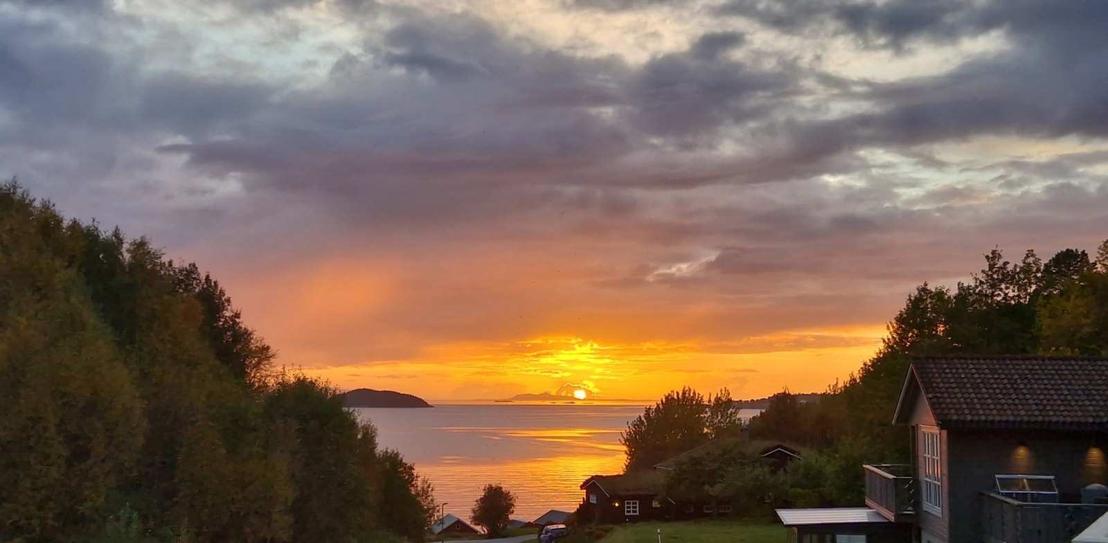 Vakker solnedgang i Hollingsbukta Galleribilde