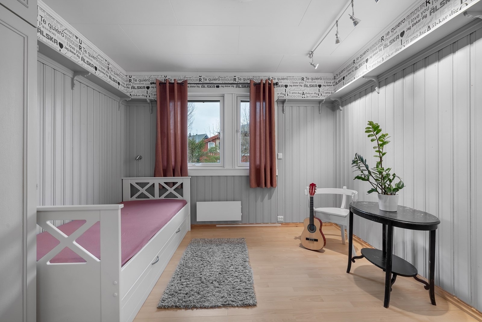 Soverom 2 - også av god størrelse. Galleribilde
