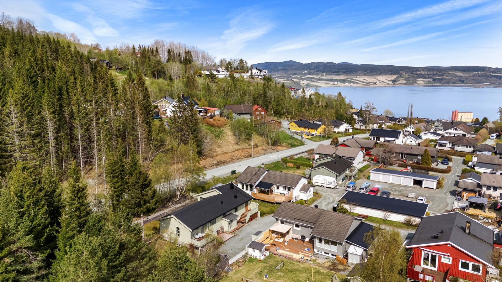 Romslig og innholdsrik enebolig. Galleribilde