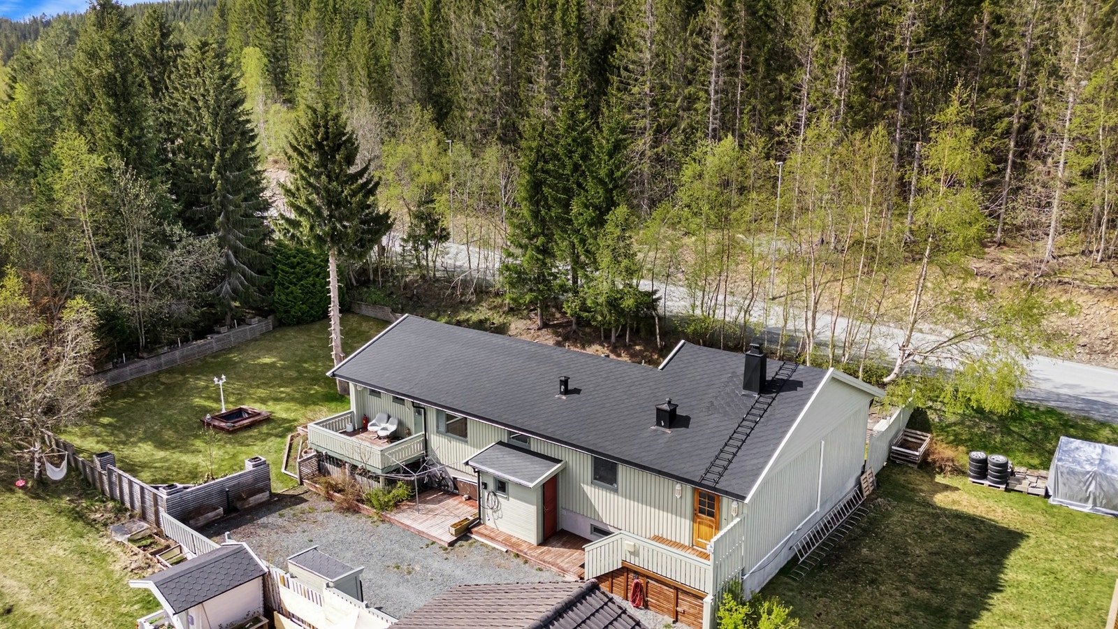 EiendomsMegler 1 ved Anders Keiseraas har gleden av å presentere Finnmyrvegen 25. Foto: Ekaterina Krokstad (Krokstad & Nervik) Galleribilde