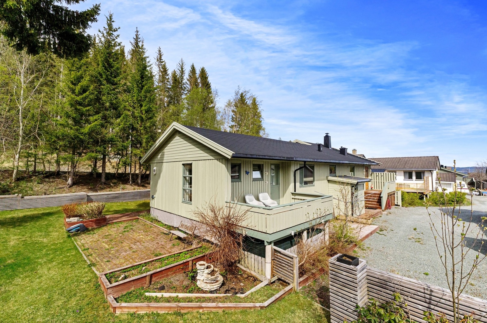 Terrassen er på 10 m². Galleribilde