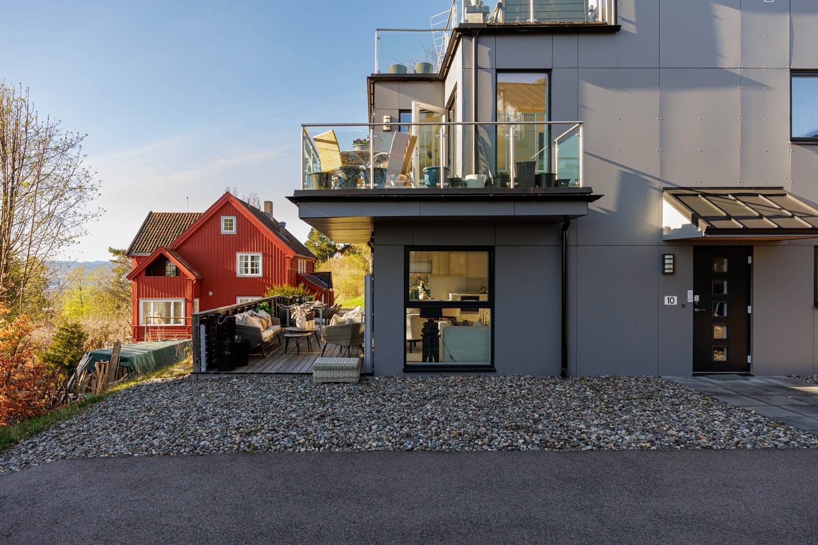 Egen inngang - "Nr. 10" Galleribilde