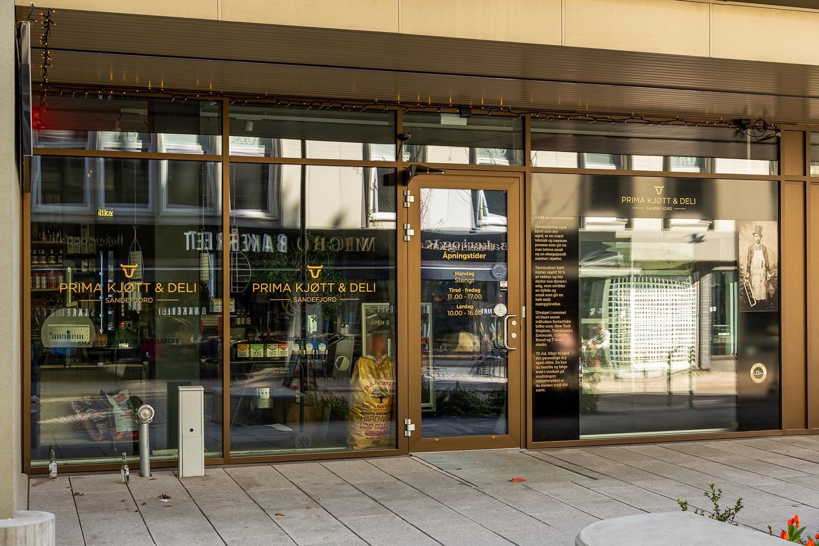 Kort vei til dagligvarebutikker som Kiwi og Spar, samt apotek og andre servicetilbud. Galleribilde