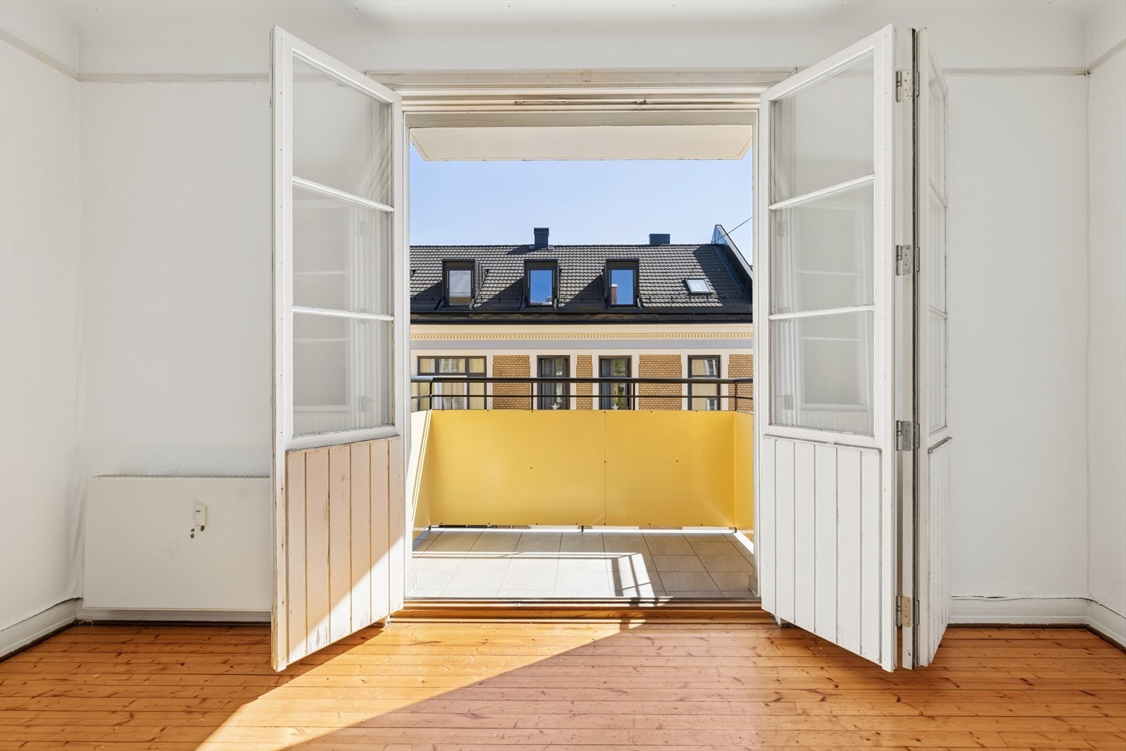 Leiligheten ligger i 4. etasje, i et populært nabolag med alt du trenger like i nærheten. Galleribilde