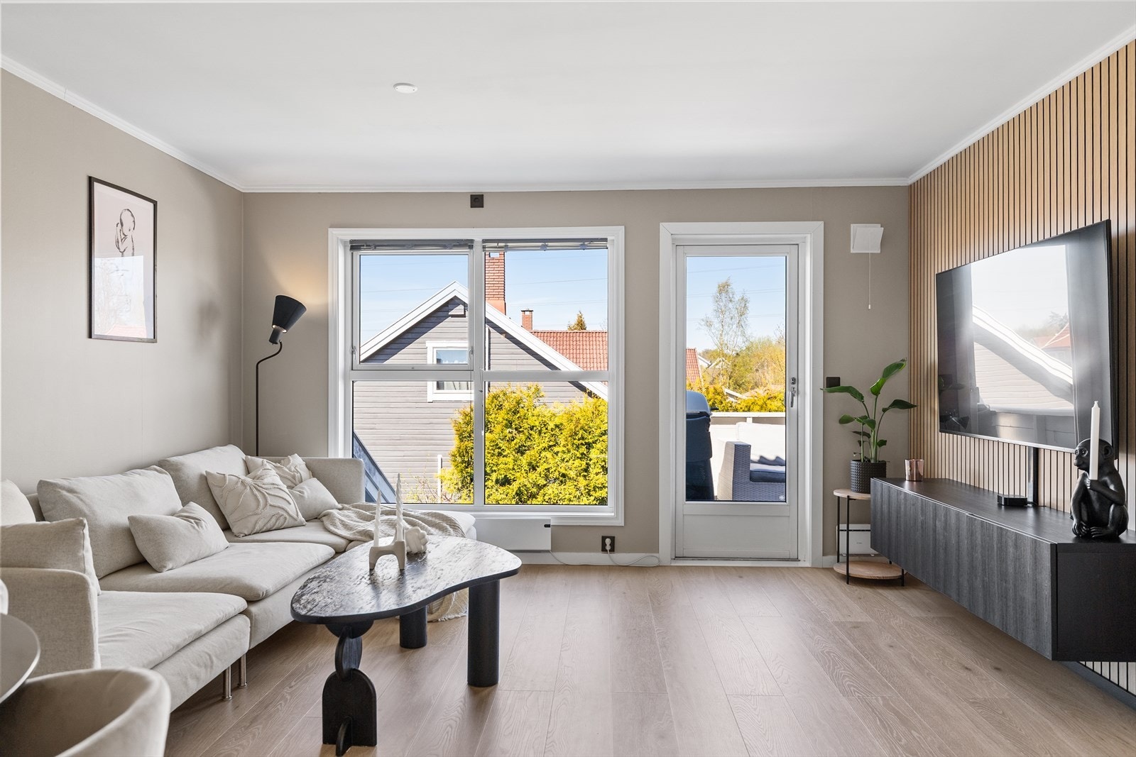 Leiligheten ligger i 2. etasje og har et bruksareal på 71 m². Galleribilde