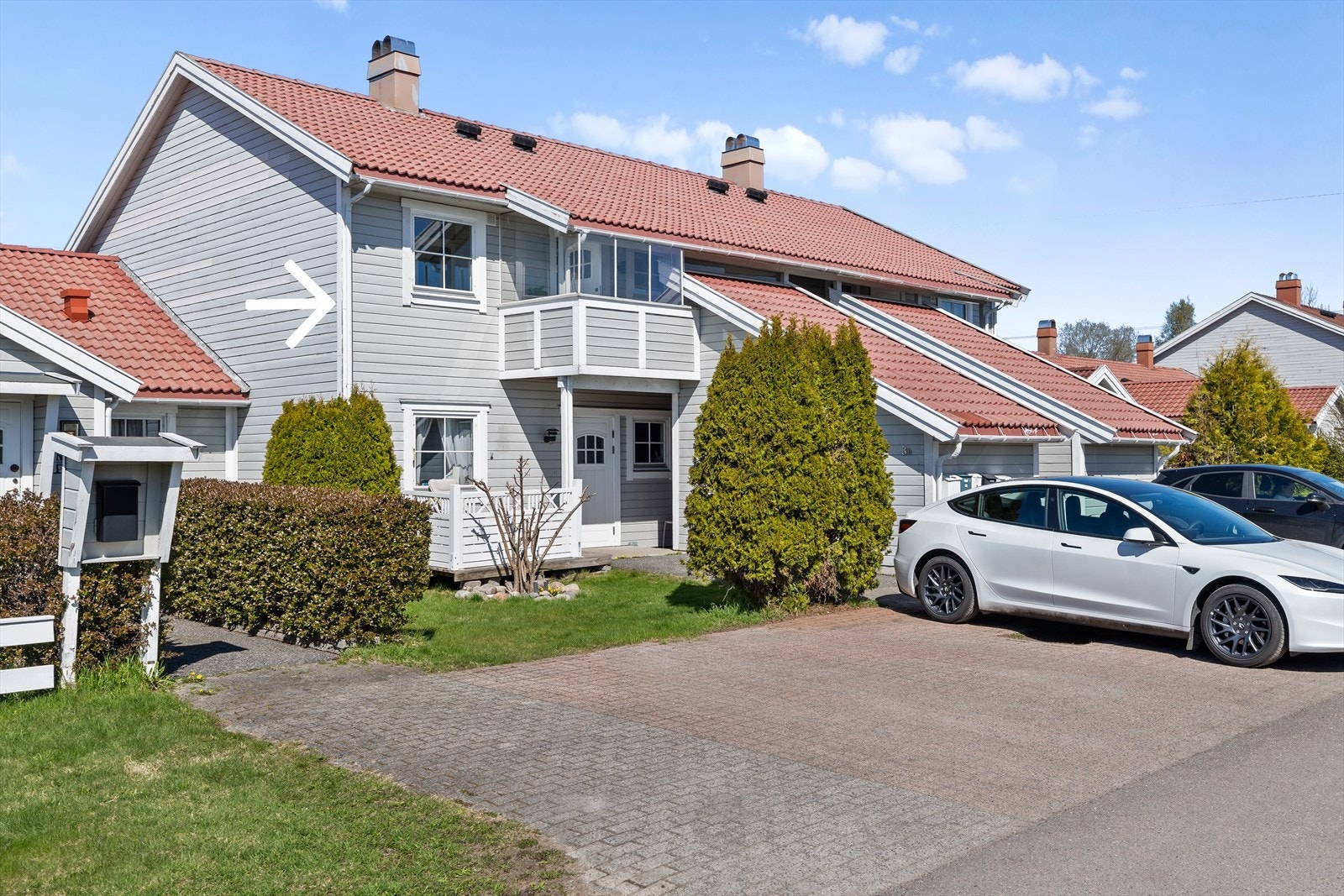 Eiendommen i Martes vei 3B har en attraktiv beliggenhet i Krokenskogen, et populært og familievennlig boligområde i Sandefjord. Galleribilde