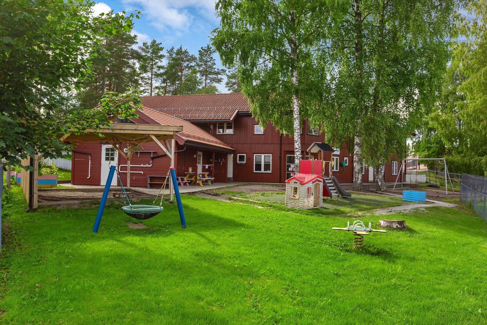Midtbygda Kanvas-barnehage - kort gåtur fra boligen. Galleribilde