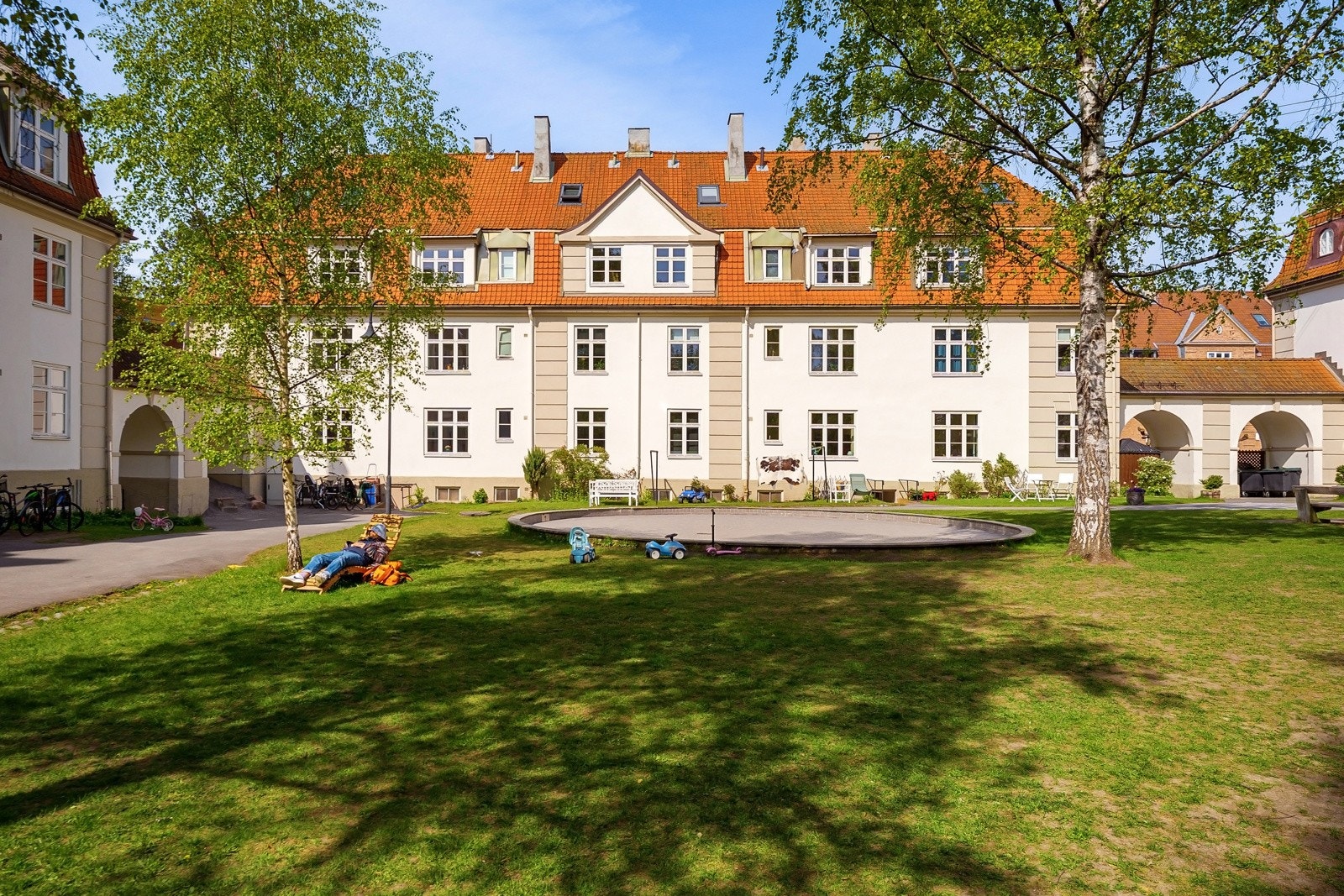 I tillegg til de grønne omgivelsene byr Hagebyen på et bredt spekter av fasiliteter og bekvemmeligheter i direkte nærhet Galleribilde