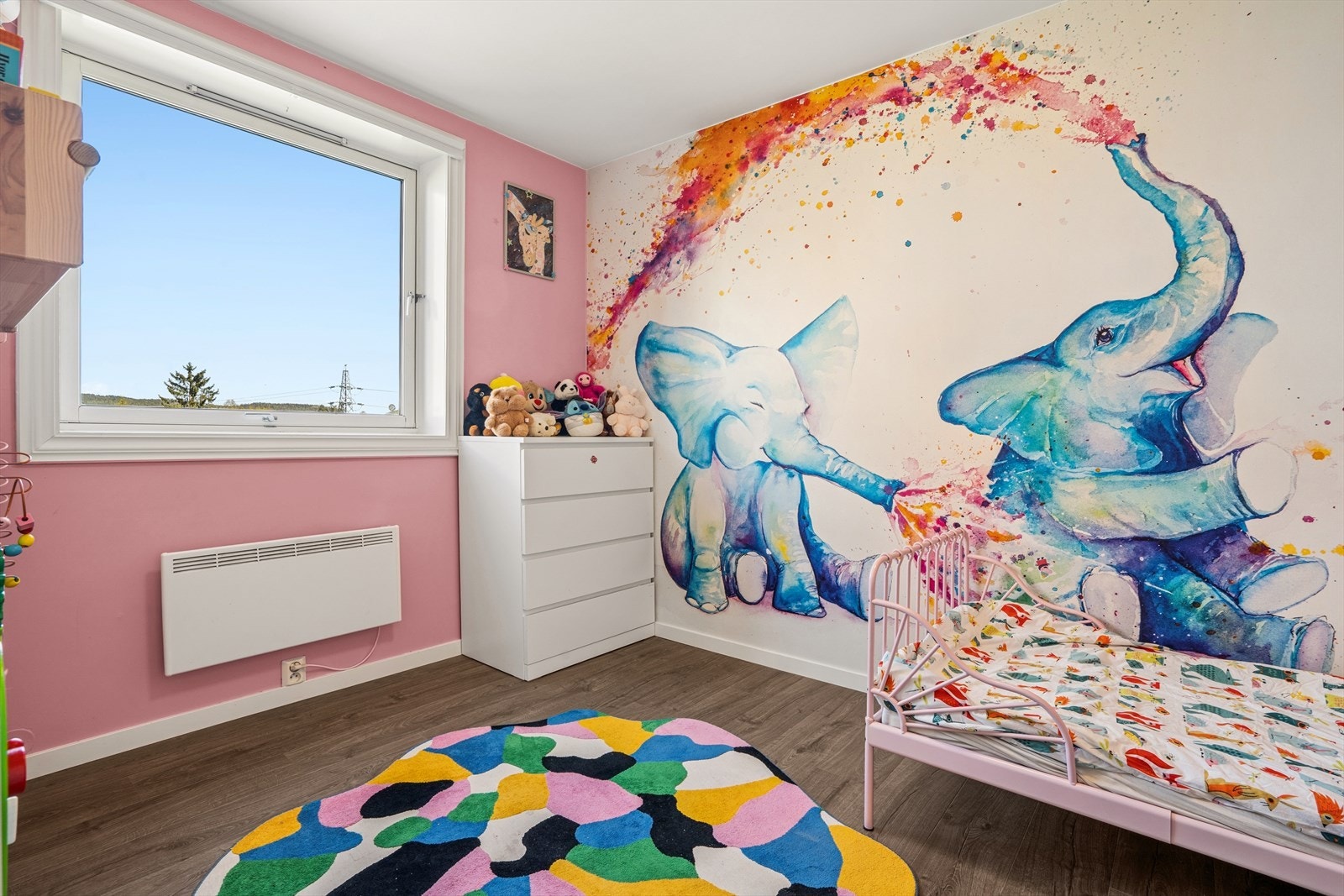 Soverom to passer perfekt som barnerom. Galleribilde
