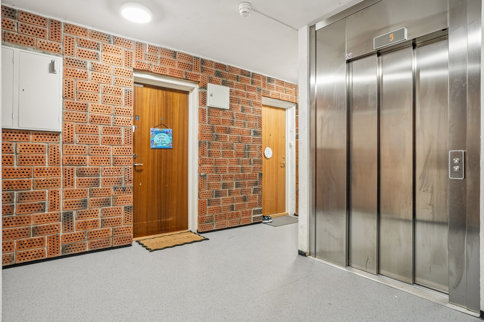 Inngang, heis Galleribilde