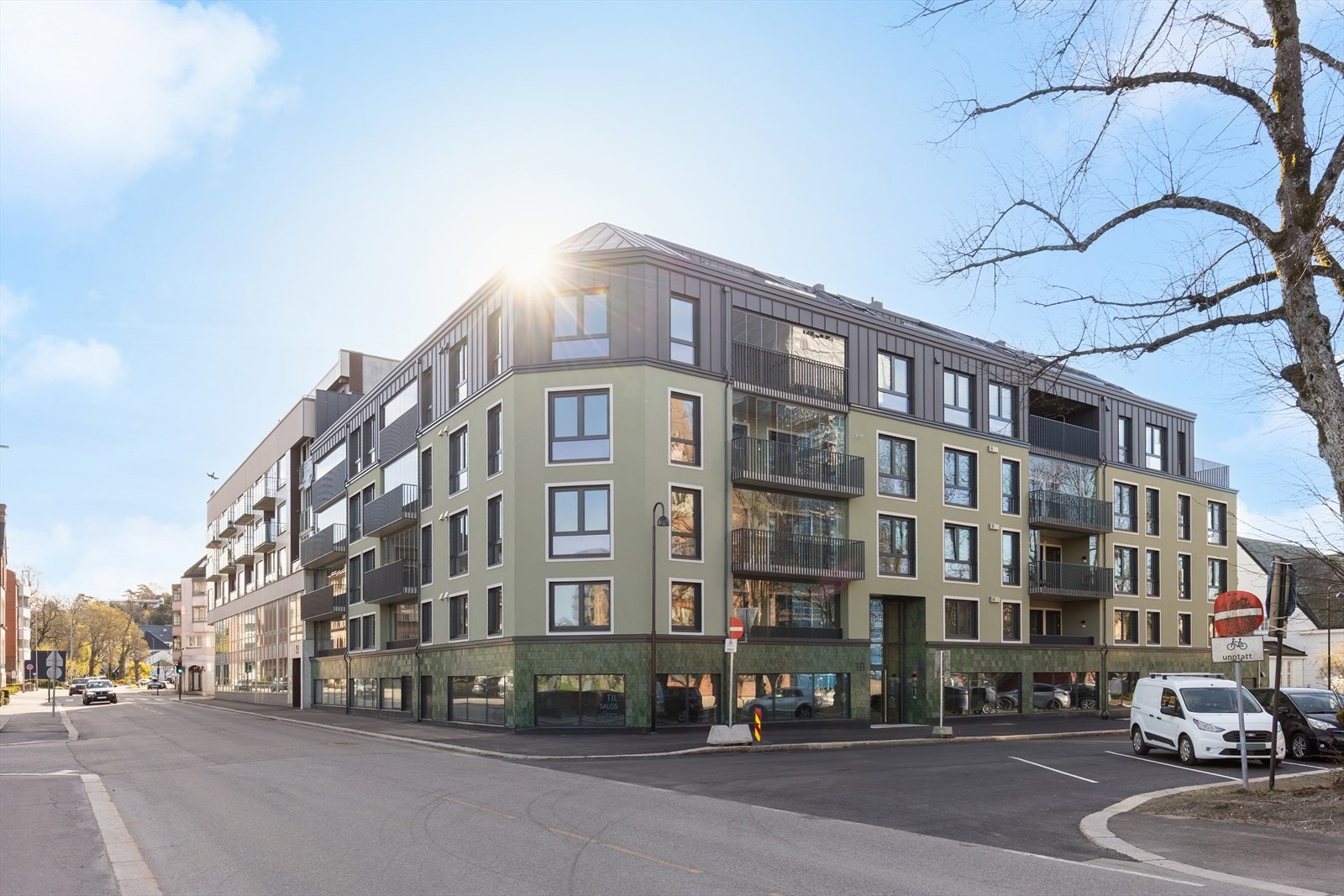 Velkommen til en innflytningsklar og flott leilighet på hjørnet. Galleribilde