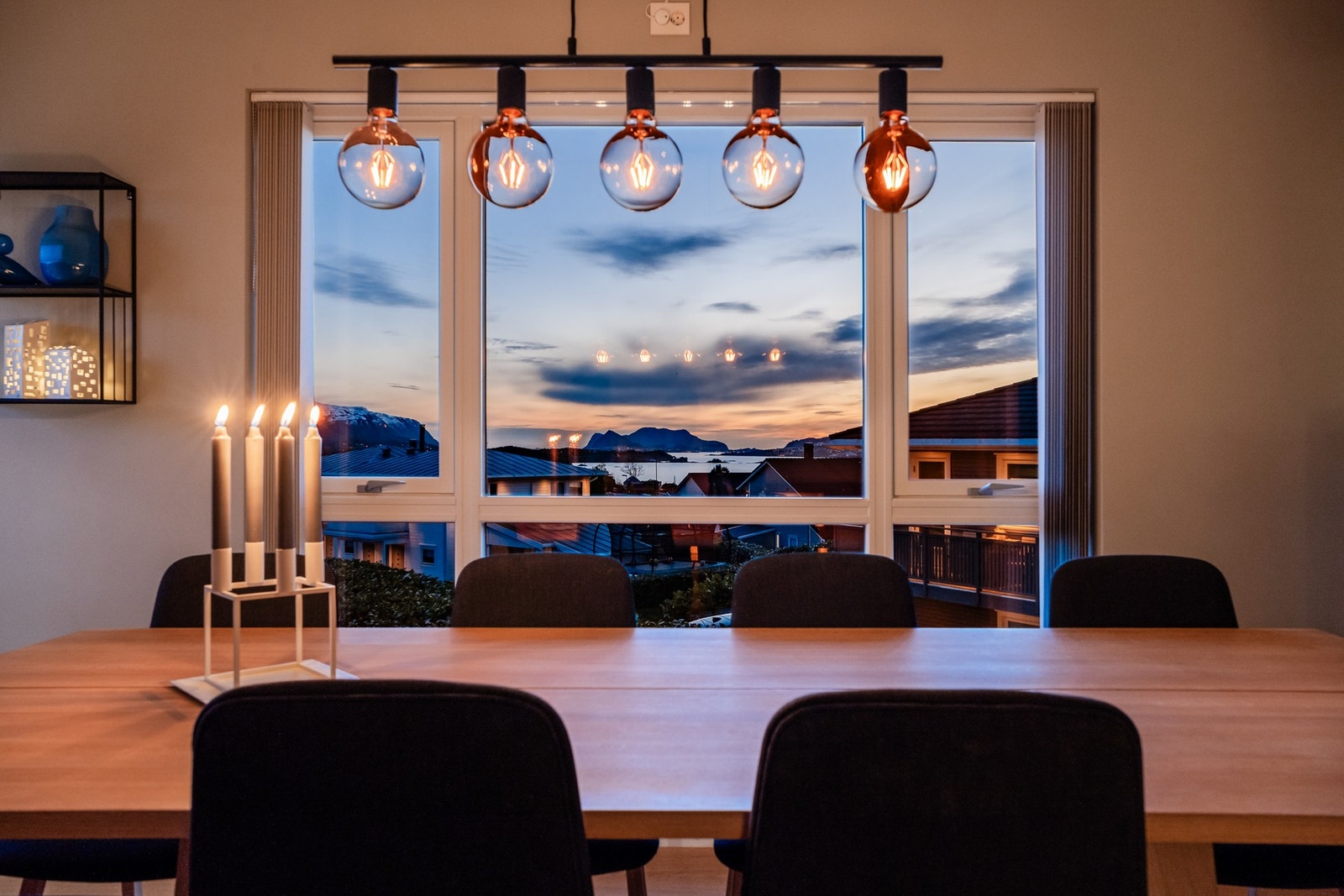 Denne utsikten vil du mest sannsynlig ikke bli lei av, det er bare å glede seg til spektakulære solnedganger. Galleribilde