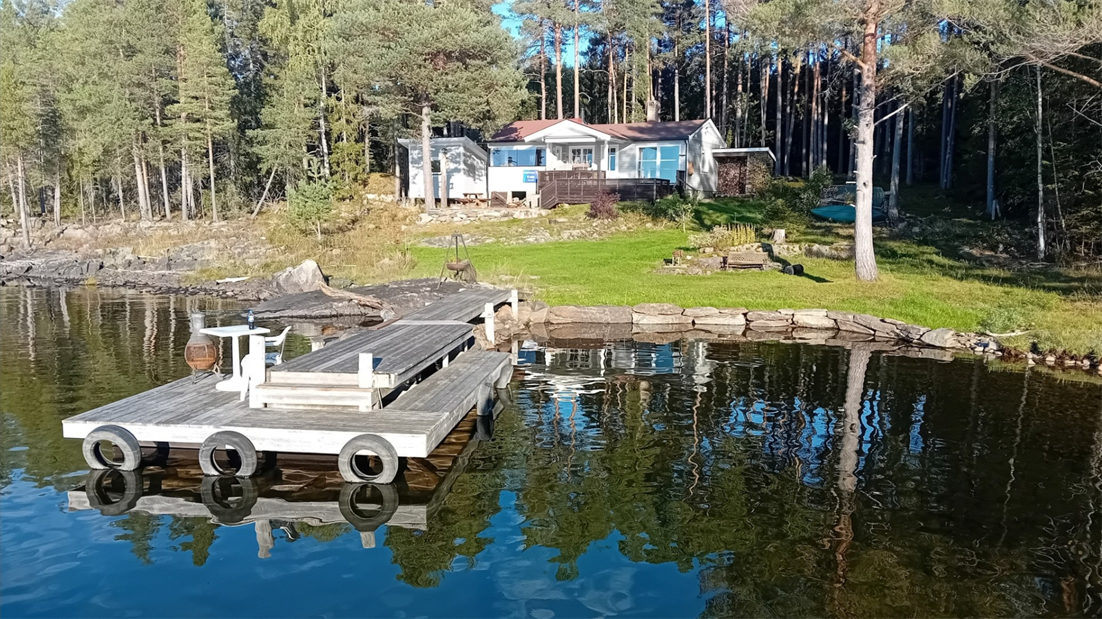 Velkommen til Sørumvegen 167! Fritidseiendom på unik mjøstomt! Galleribilde