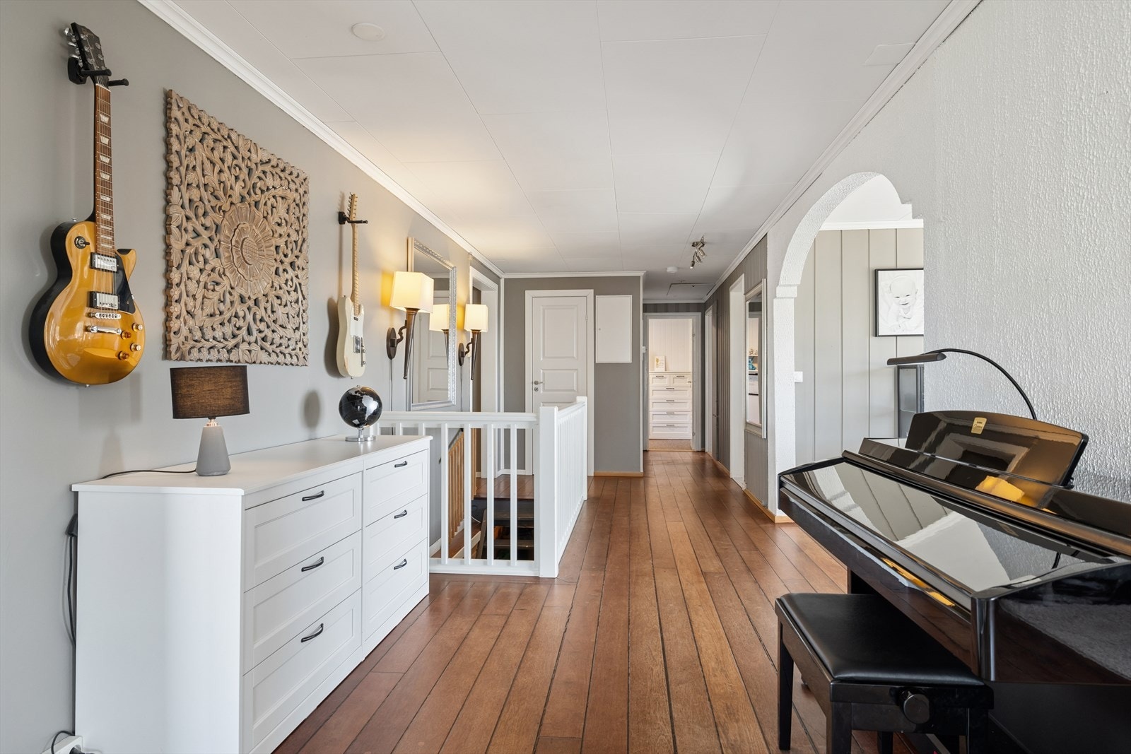 Gangen binder sammen soveromsavdelingen med de sosiale sonene. Galleribilde
