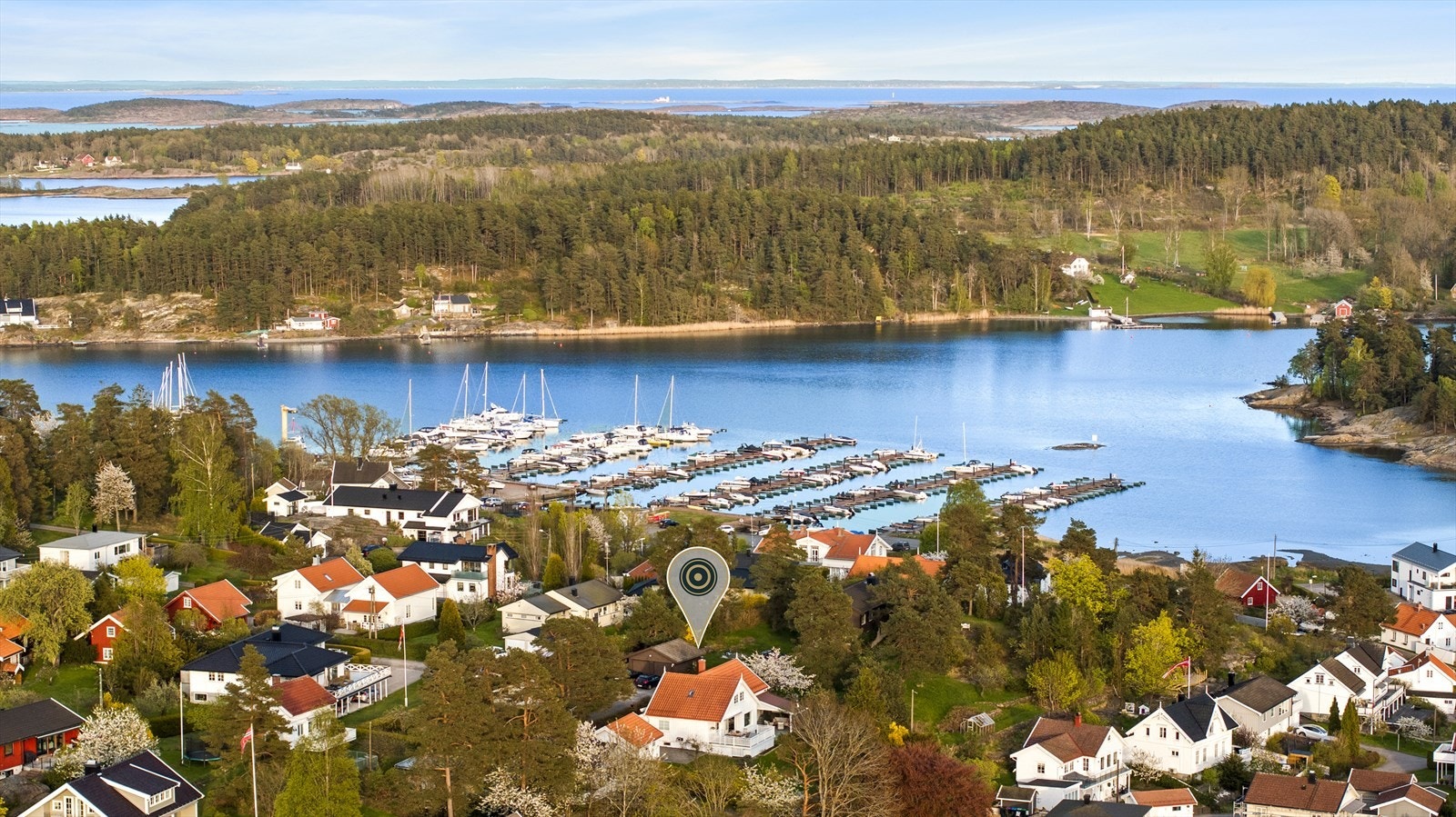 Alt i alt er dette et område som kombinerer nærhet til sjøen, gode fritidsmuligheter og et trygt og godt bomiljø. Beliggenheten gir en fin balanse mellom naturopplevelser, aktivitetstilbud og enkel tilgang til fasiliteter i hverdagen. Galleribilde