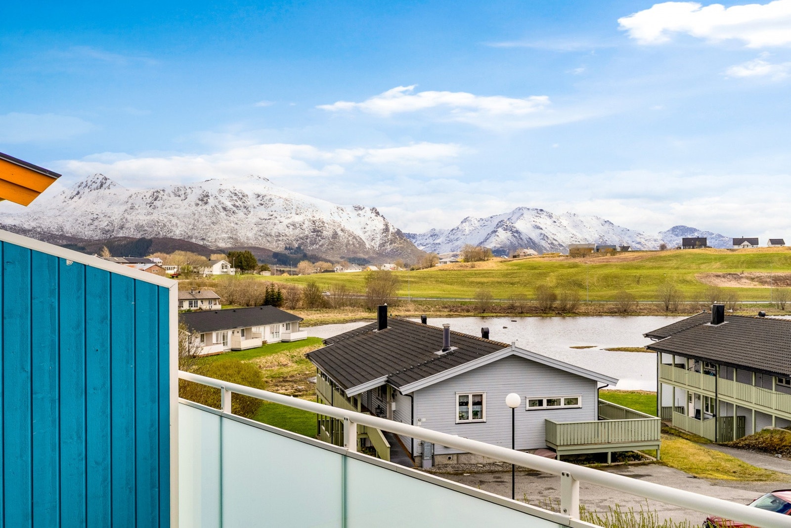 Utsyn over nærområdet og den vakre naturen. Galleribilde