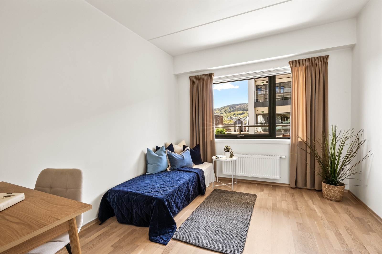 Det andre soverommet egner seg godt som barnerom, gjesterom eller kontor. Galleribilde