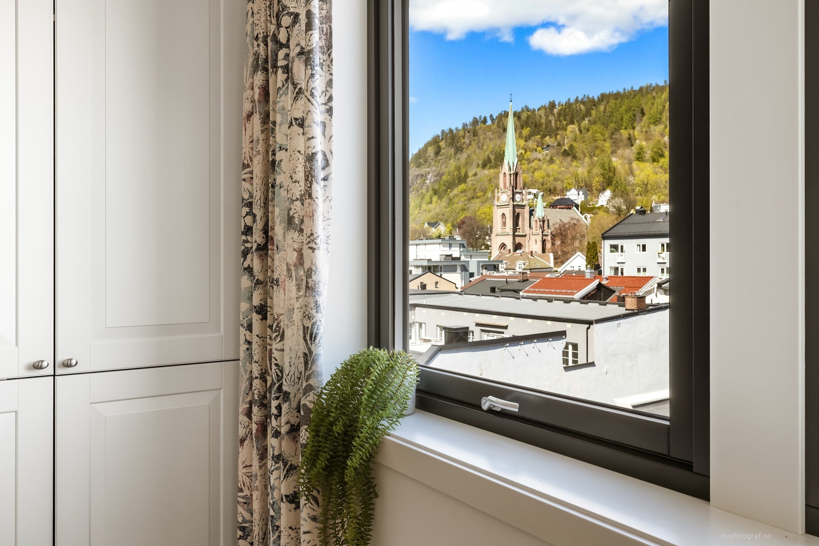 Utsikt fra soveromsvindu. Galleribilde