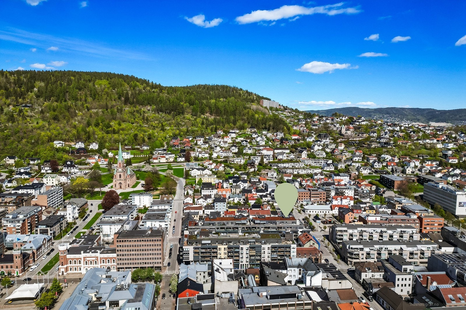 Kort vei til flotte turområder i Bragernesåsen og rekreasjonsområder som Elveparken. Galleribilde