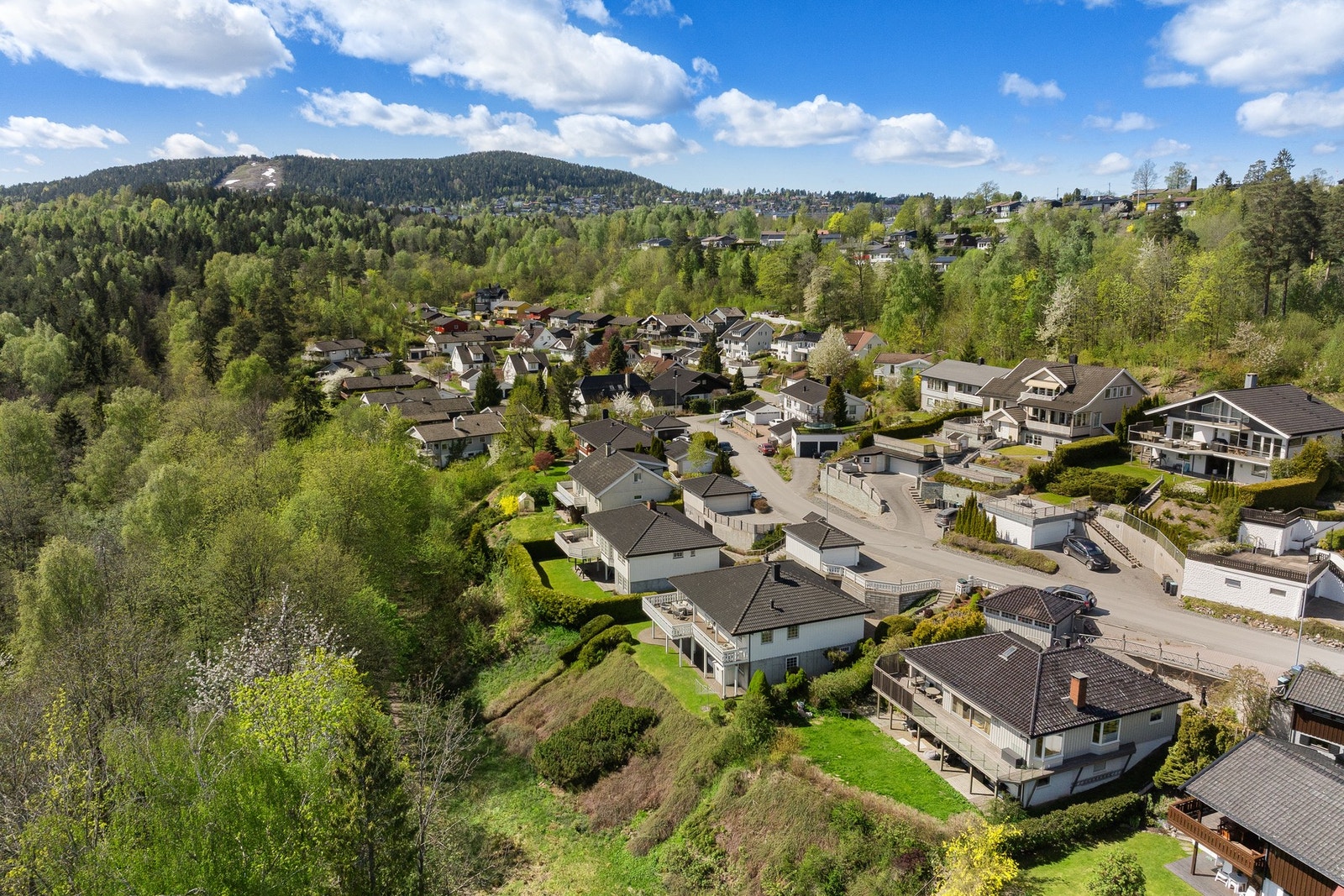 Rolig, barnevennlig og etablert boligområde på attraktive Vettre Galleribilde