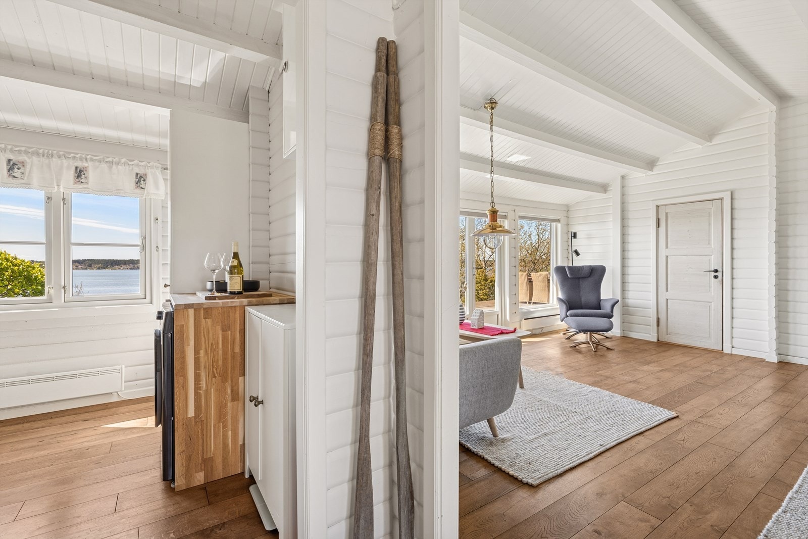 Her er det også opplegg for vaskemaskin plassert i egen nisje. Galleribilde