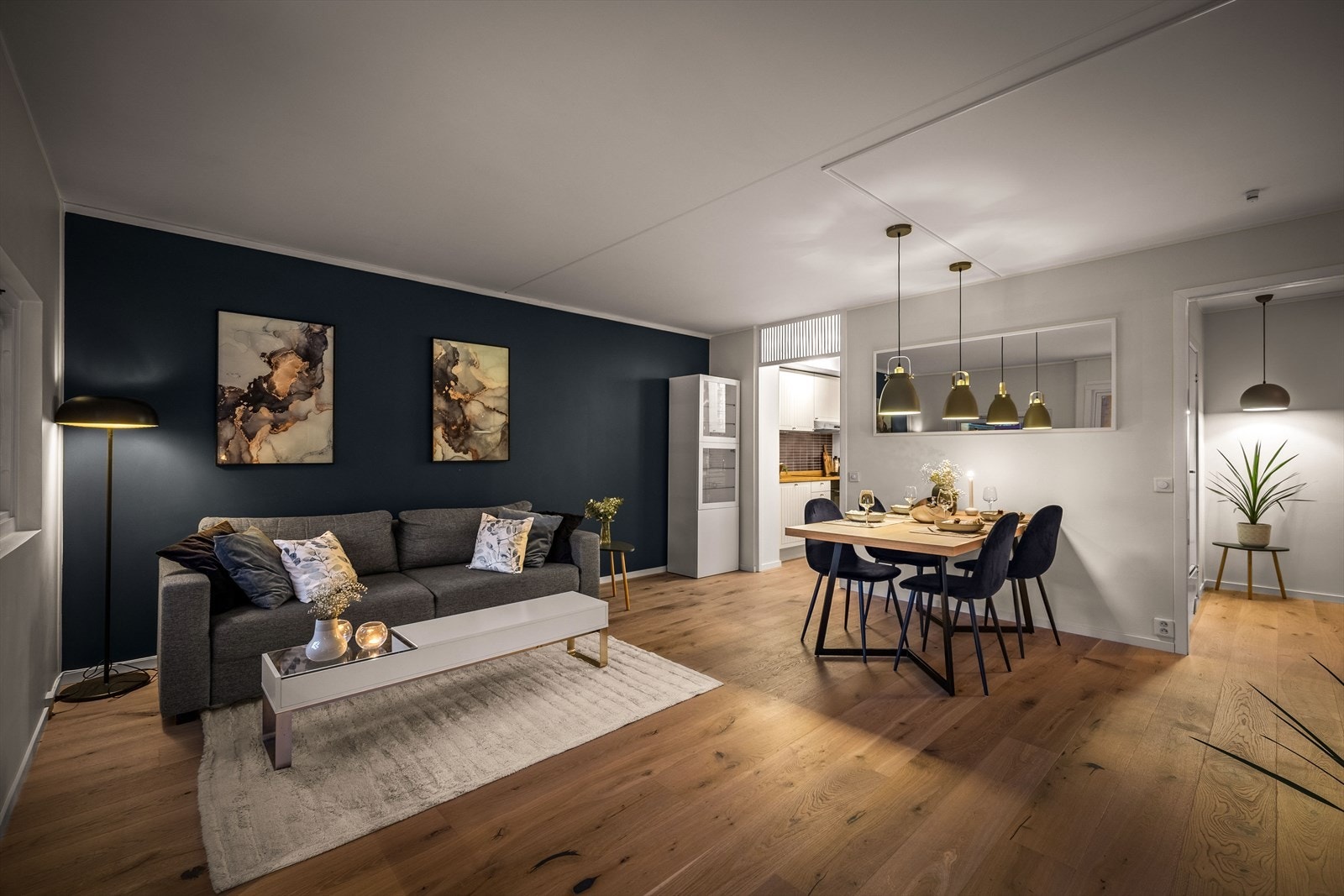 Lun og behagelig kveldsstemning. Galleribilde