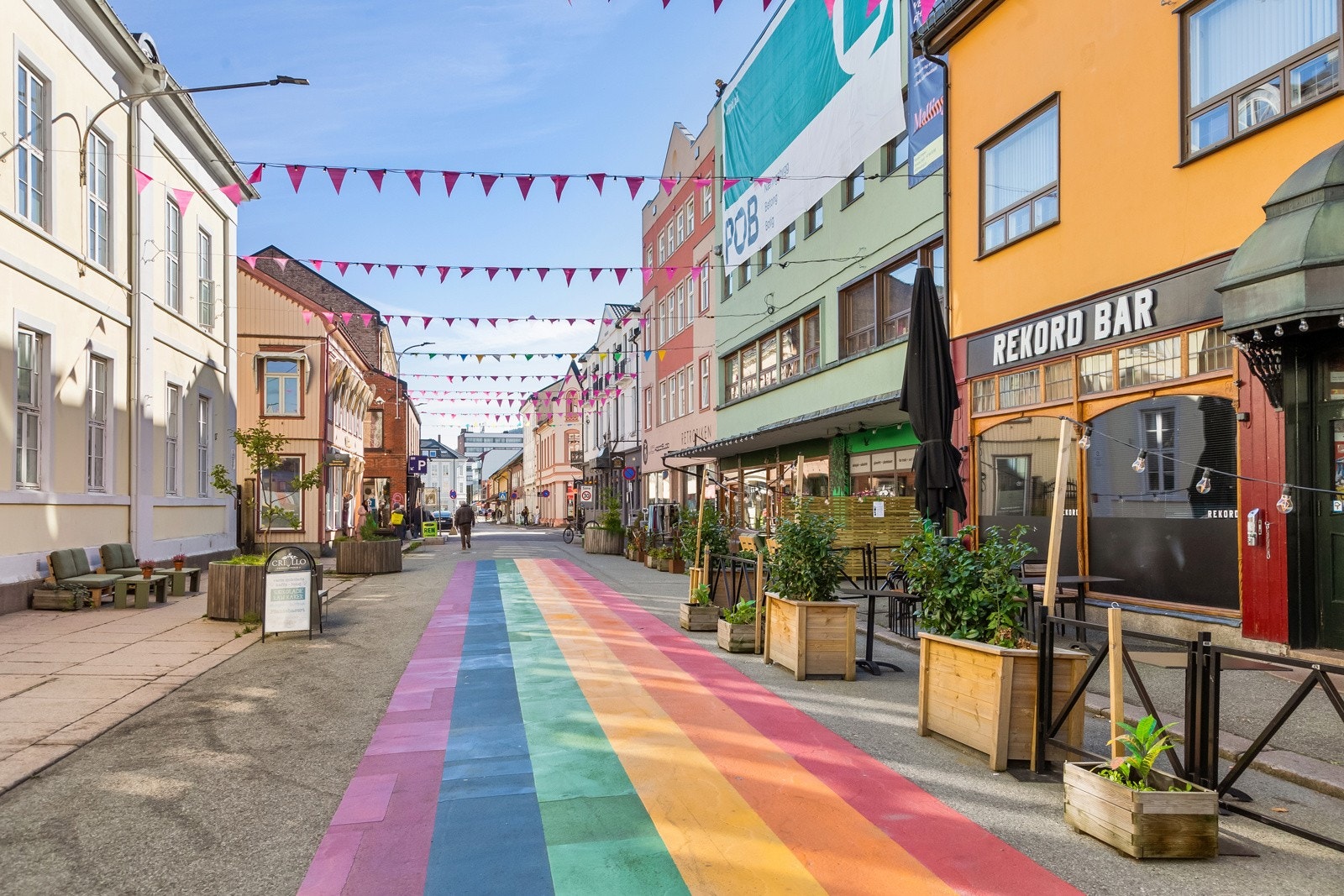 Det tar få minutter å gå til jernbanestasjonen, Marienlyst og Strømsø torg Galleribilde