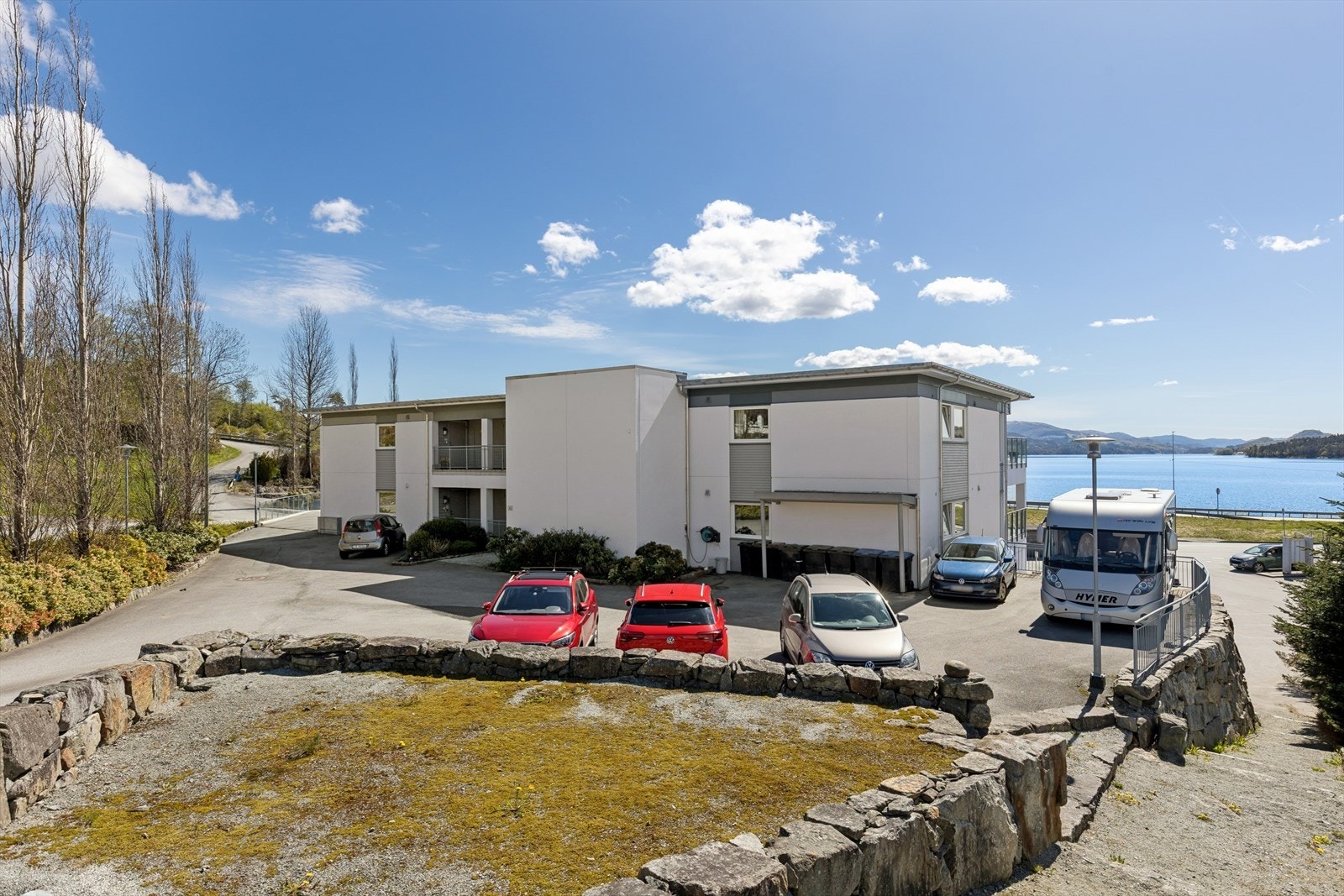 Området byr på flotte tur- og rekreasjonsmuligheter, med kort avstand til sjøen. Galleribilde