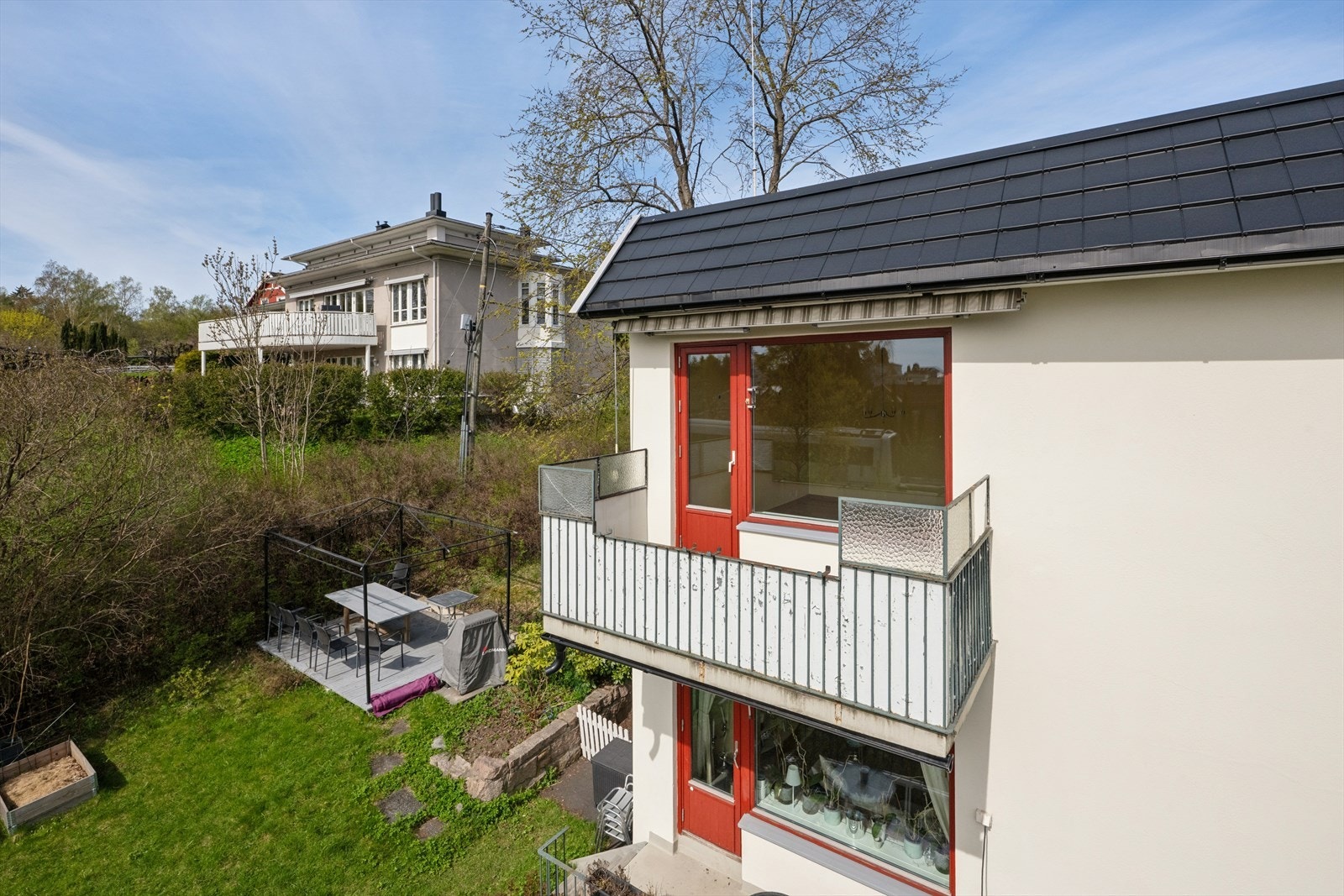 Leiligheten har to balkonger, med utgang fra stue og soverom. Galleribilde