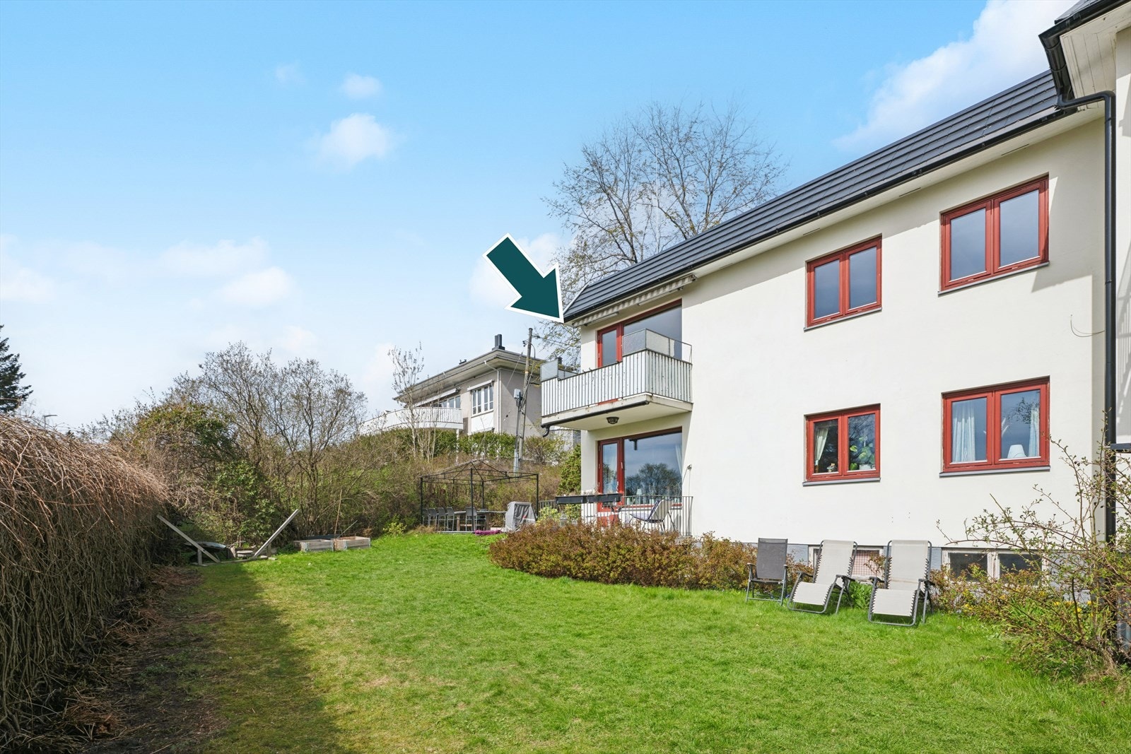 Anne-Sofie Røiri i Dnb ønsker velkommen til Smestadhagan 20B på Smestad. En flott 2-roms selveier m/en effektiv planløsning. Galleribilde