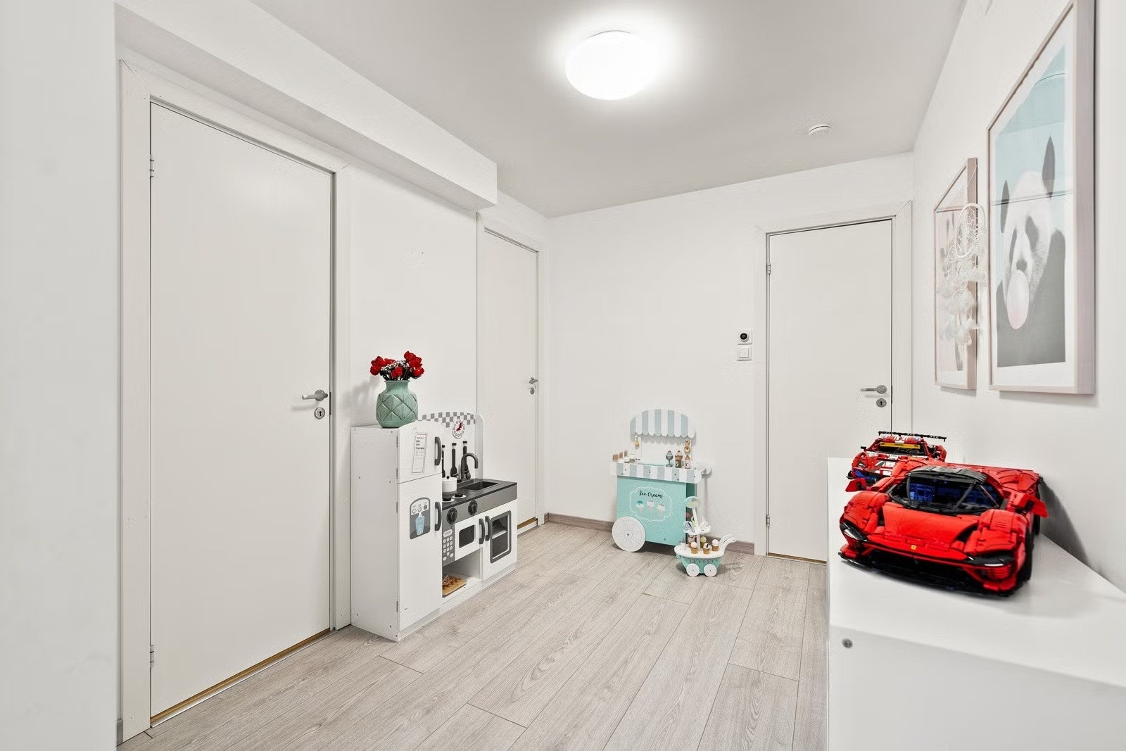 Gang i underetasje Galleribilde