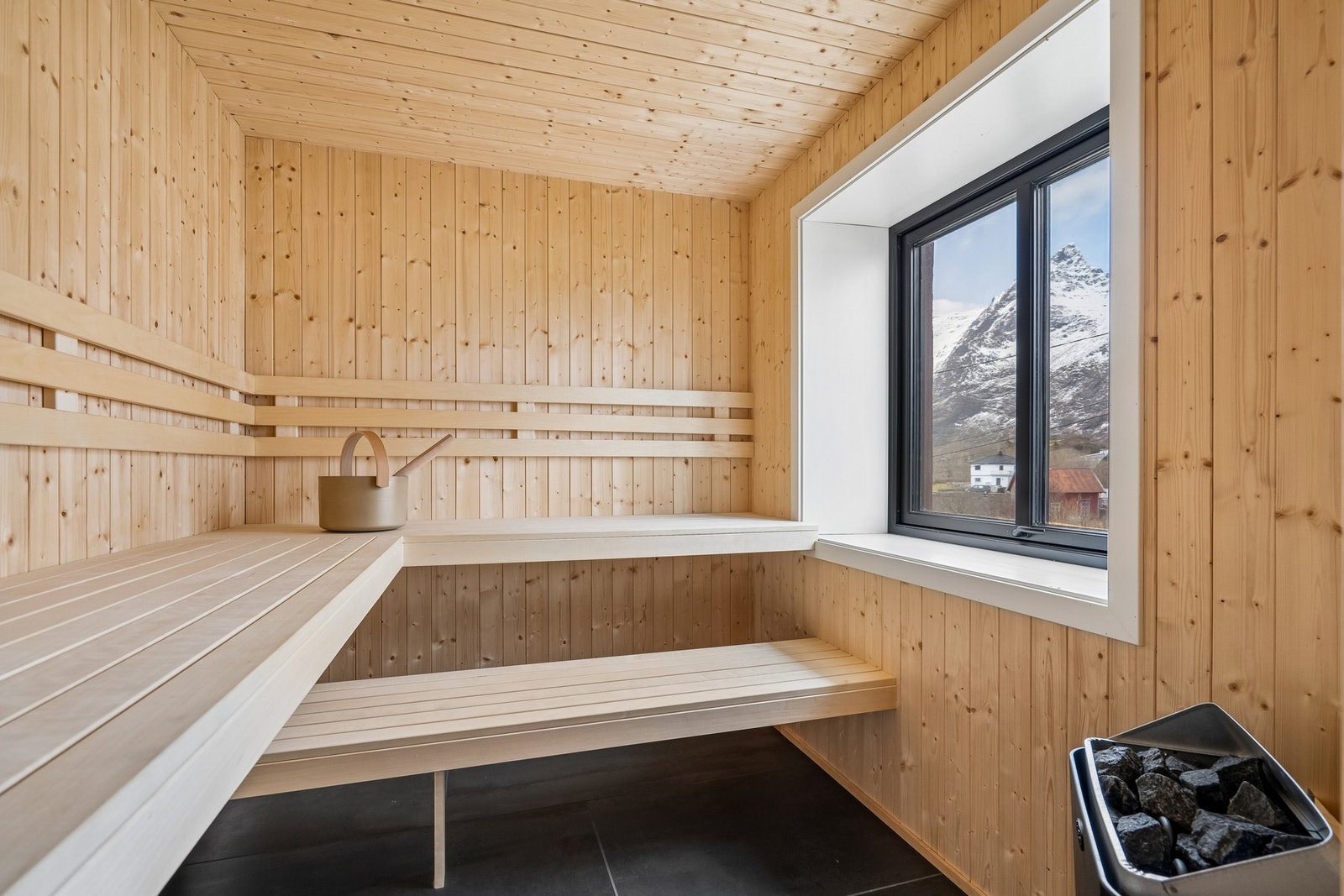Romslig med god sitteplass, perfekt for restitusjon og velvære. Galleribilde