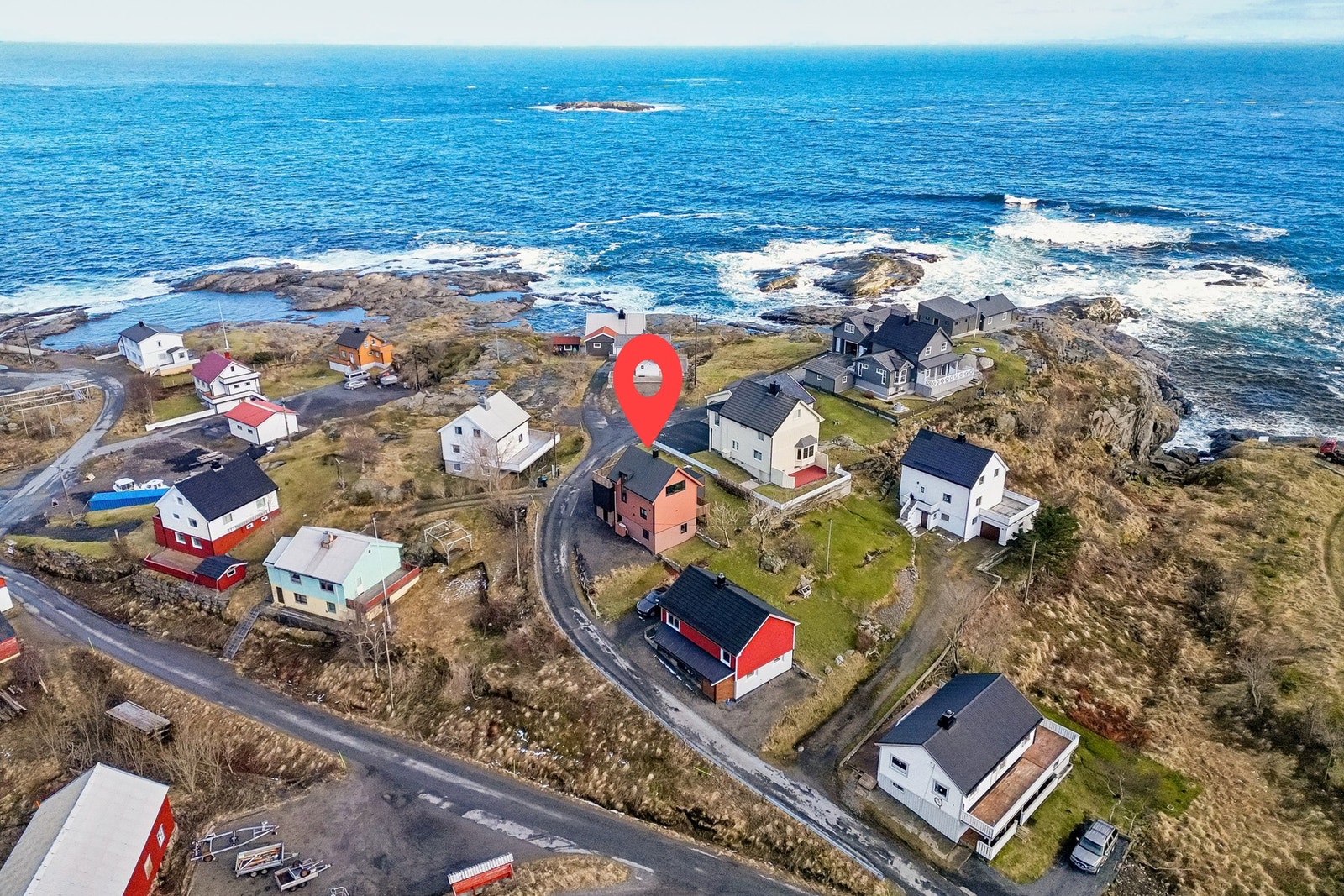 Velkommen til Middagshaugen 13 - Presentert av Eiendomsmegler 1 Lofoten. Foto: EFKT. Galleribilde