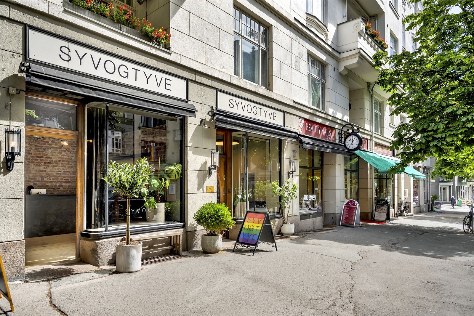 Bygdøy Allè ligger bare noen kvartaler unna, hvor du finner et rikt utvalg av spesialforretninger. Galleribilde