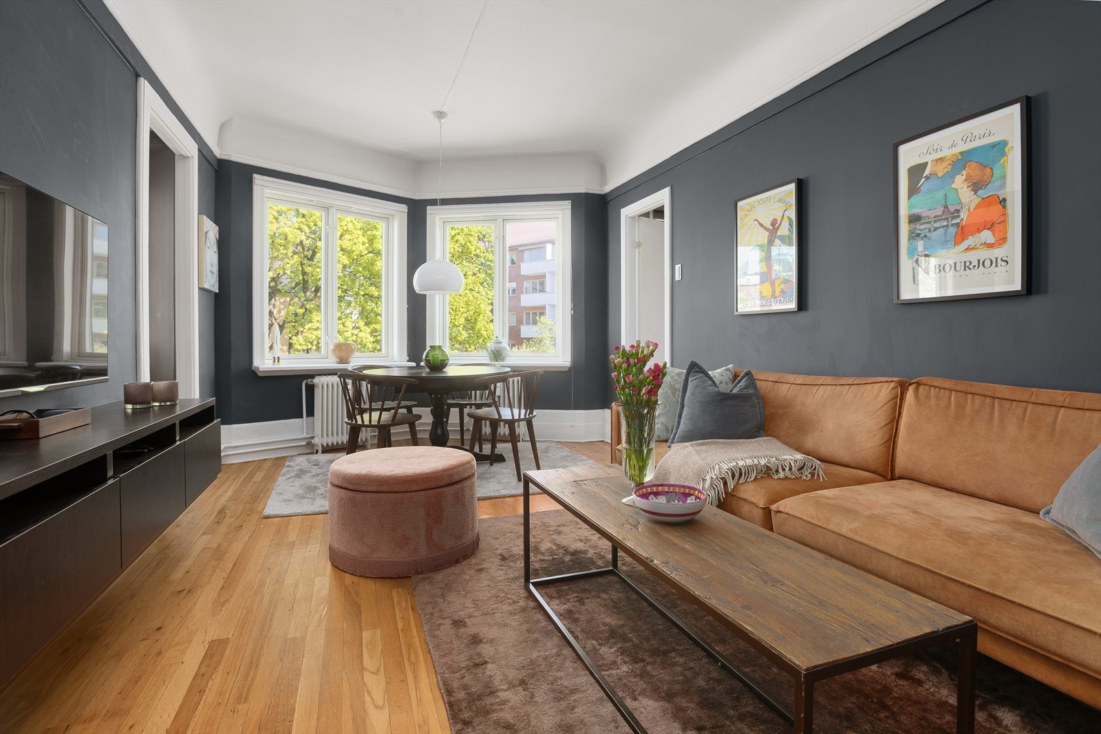 En lys og innbydende 2-roms i 4. etasje med flott utsyn og enkel adkomst med heis. Galleribilde